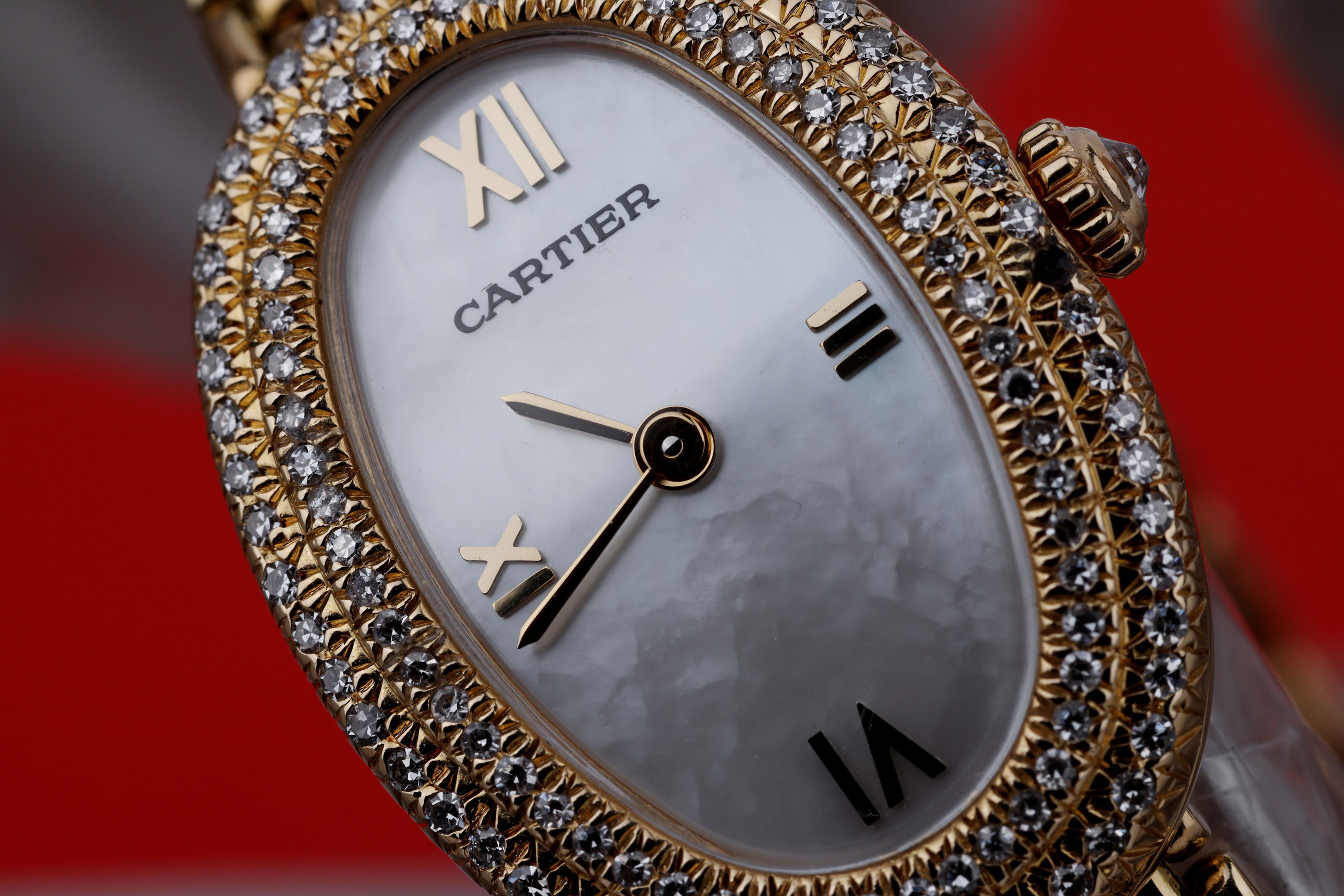 Cartier Baignoire | REF. 6601 | Mother of Pearl Dial | Double Diamond Bezel | 19.5mm | 18k Yellow Gold | 1990's