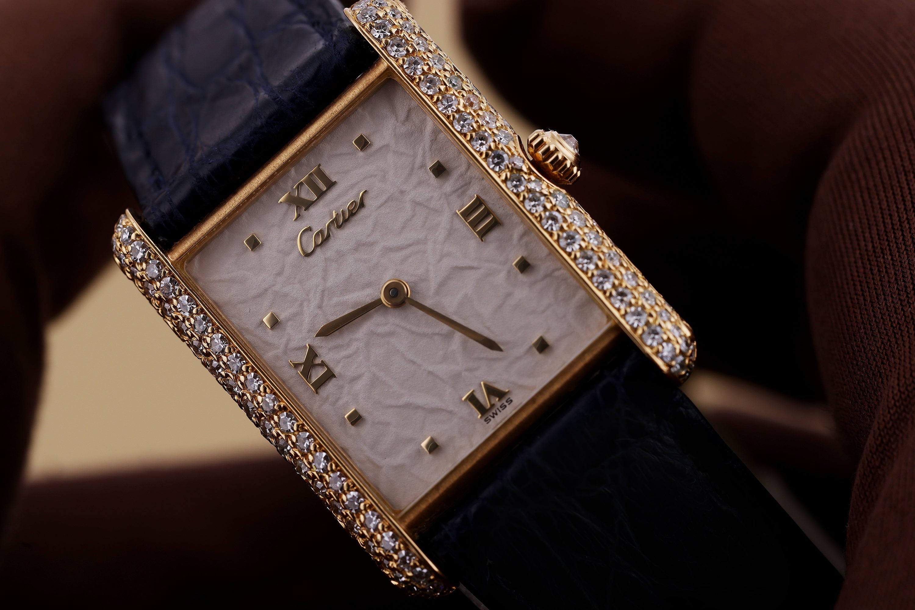 Rare Cartier Tank Louis | REF. 81086 | Unique Paper Textured 'Swiss' dial | 23mm | Diamond Bezel | 18k Yellow Gold | Quartz | Circa 1980s