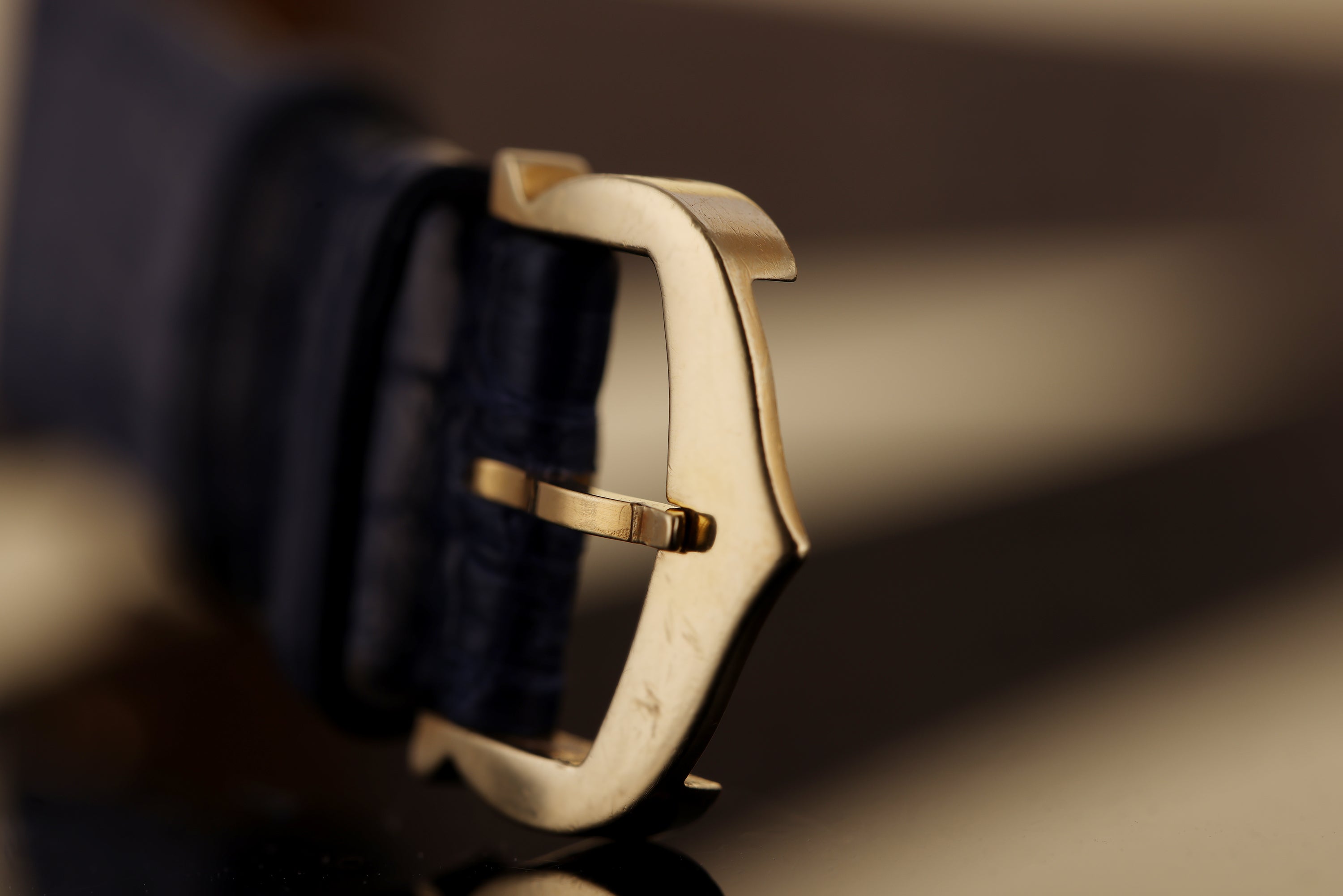 Rare Cartier Tank Louis | REF. 81086 | Unique Paper Textured 'Swiss' dial | 23mm | Diamond Bezel | 18k Yellow Gold | Quartz | Circa 1980s