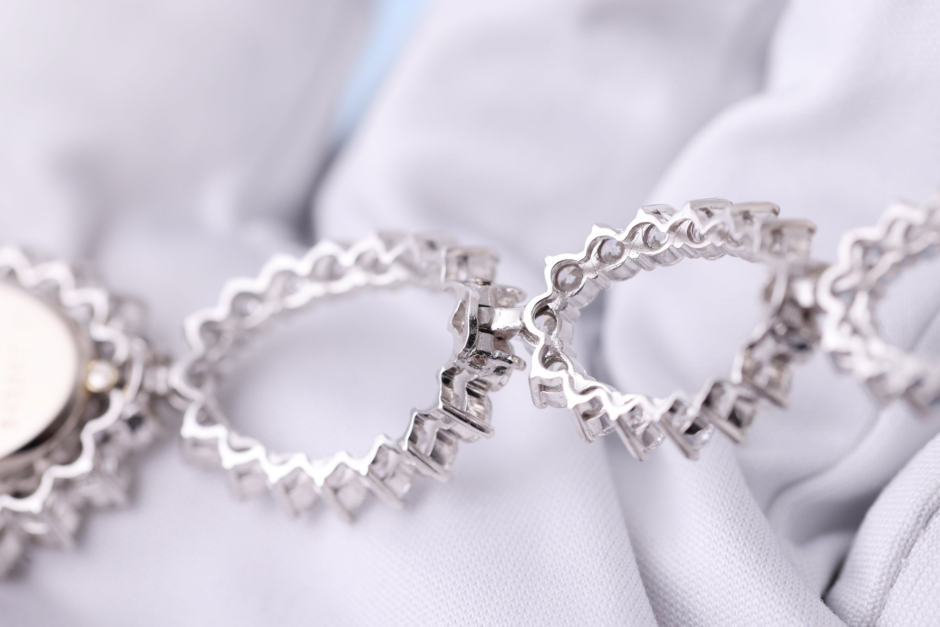 Vacheron Constantin Retailed by Chaumet Ladies Wristwatch | Pavé Diamonds | 18k White Gold | 1990's