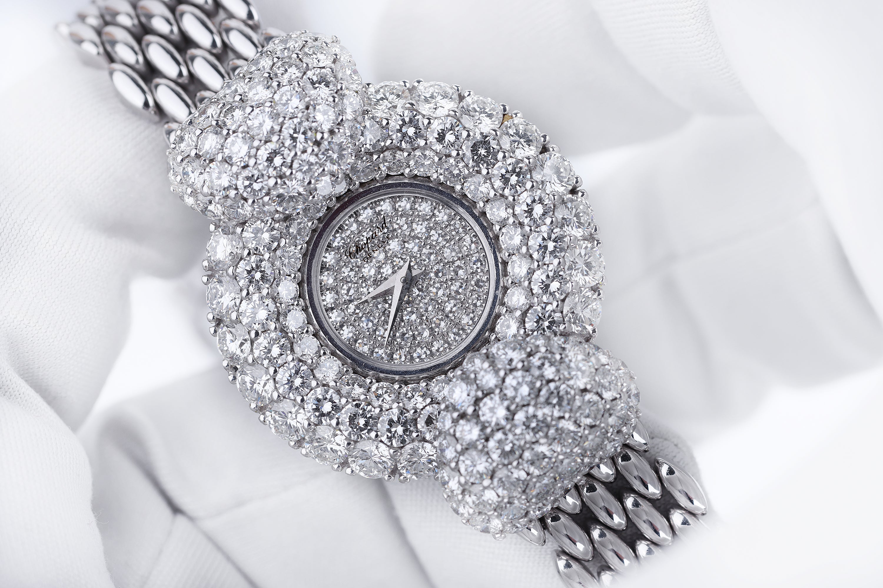 Chopard 1990's Ladies Watch | REF. 8501 | Pavé Diamond Dial, Bezel and Heart-Shaped lugs | 18k White Gold