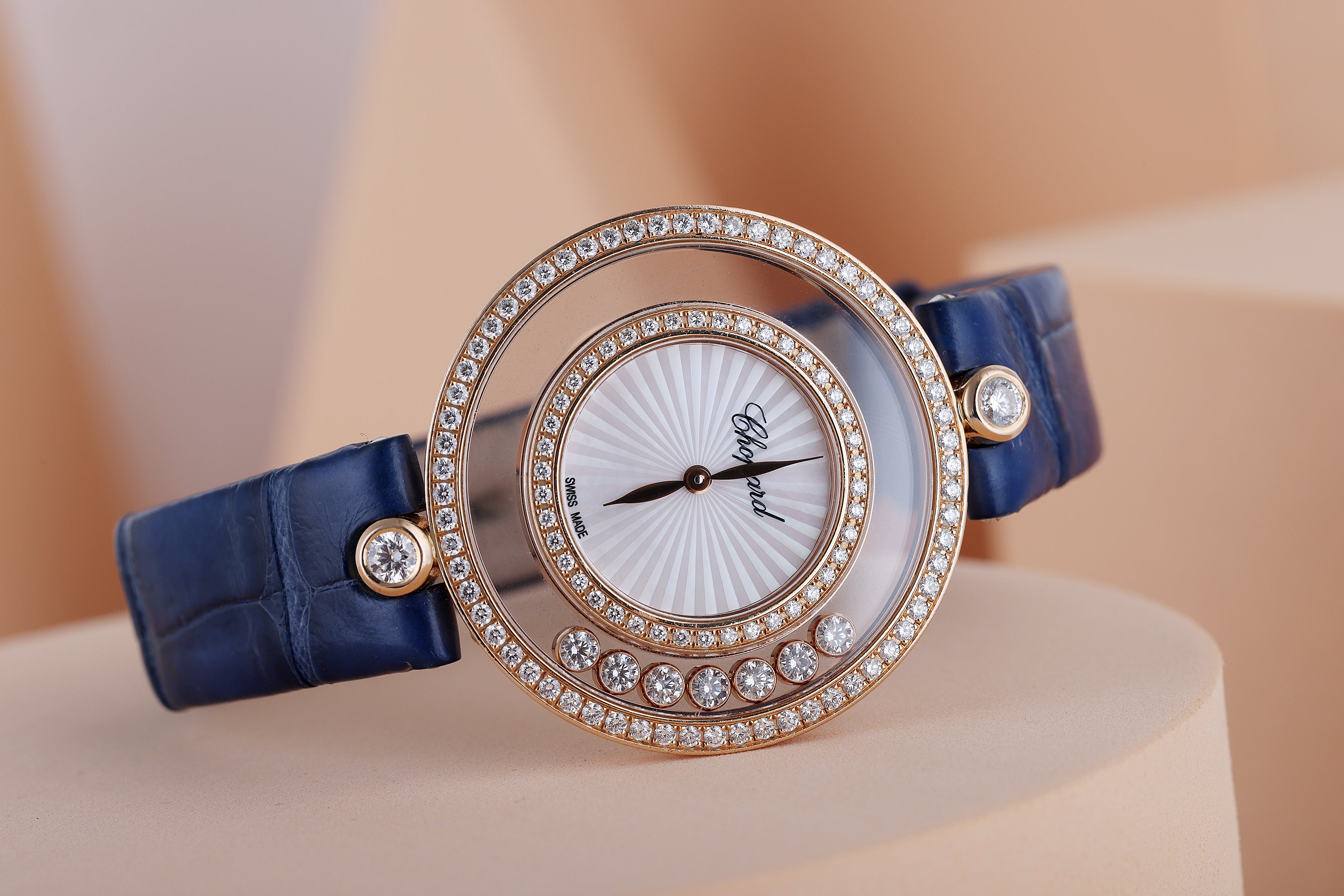 Chopard Happy Diamonds Ladies Watch | REF. 4596 | Mother of Pearl Dial | Round Brilliant Diamonds | 32mm | 18k Rose Gold | Box & Papers | 2019