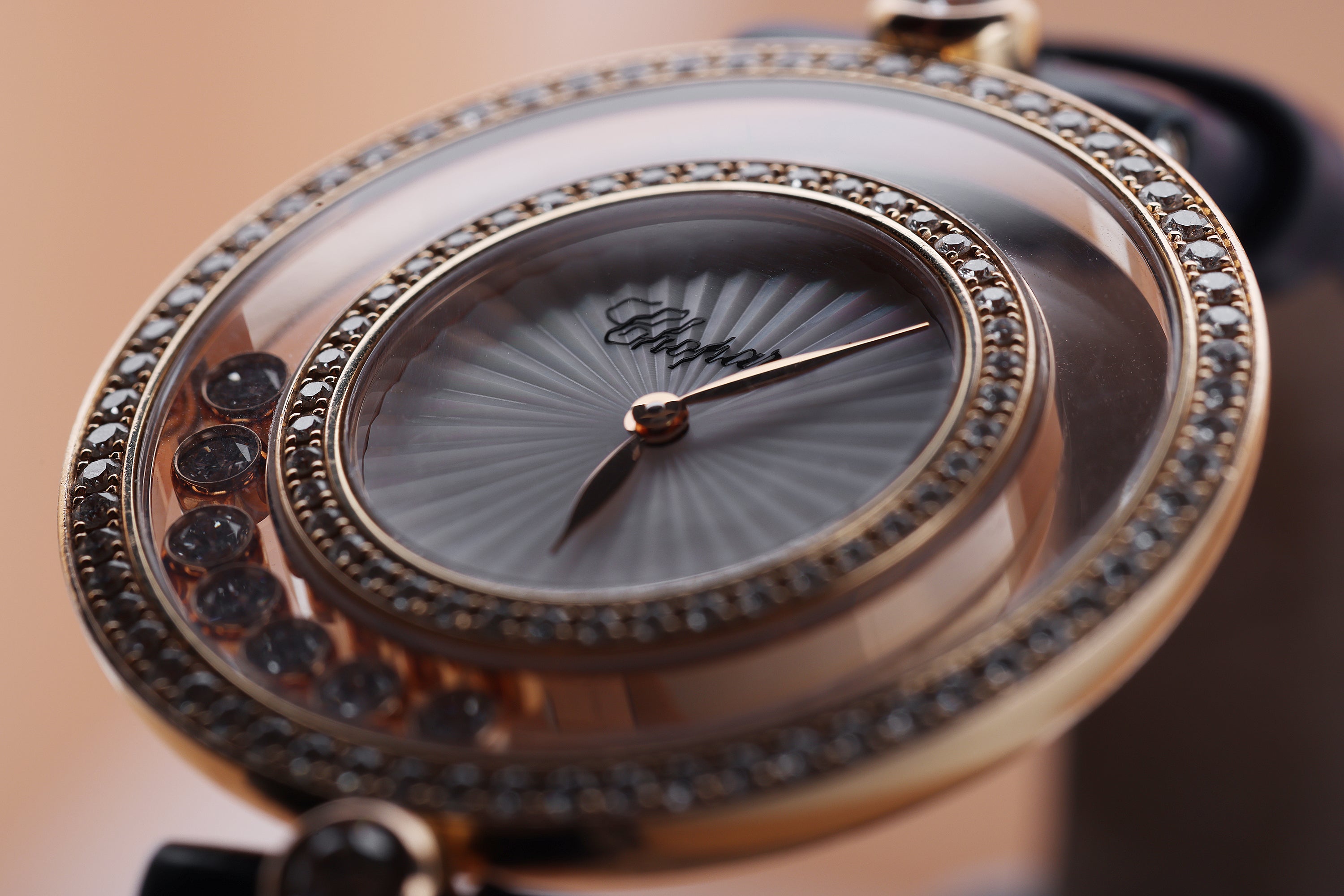 Chopard Happy Diamonds Ladies Watch | REF. 4596 | Mother of Pearl Dial | Round Brilliant Diamonds | 32mm | 18k Rose Gold | Box & Papers | 2019