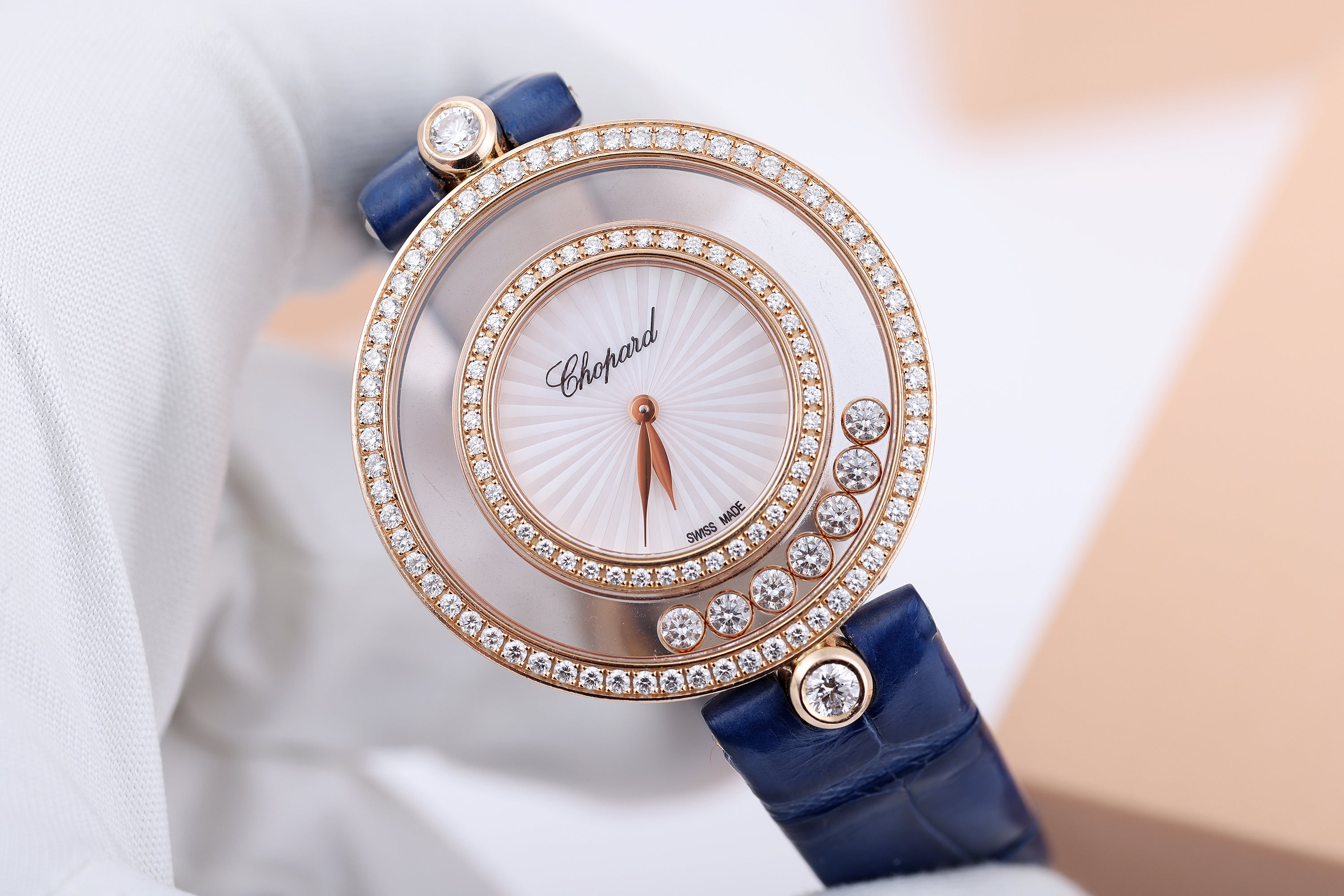 Chopard Happy Diamonds Ladies Watch | REF. 4596 | Mother of Pearl Dial | Round Brilliant Diamonds | 32mm | 18k Rose Gold | Box & Papers | 2019