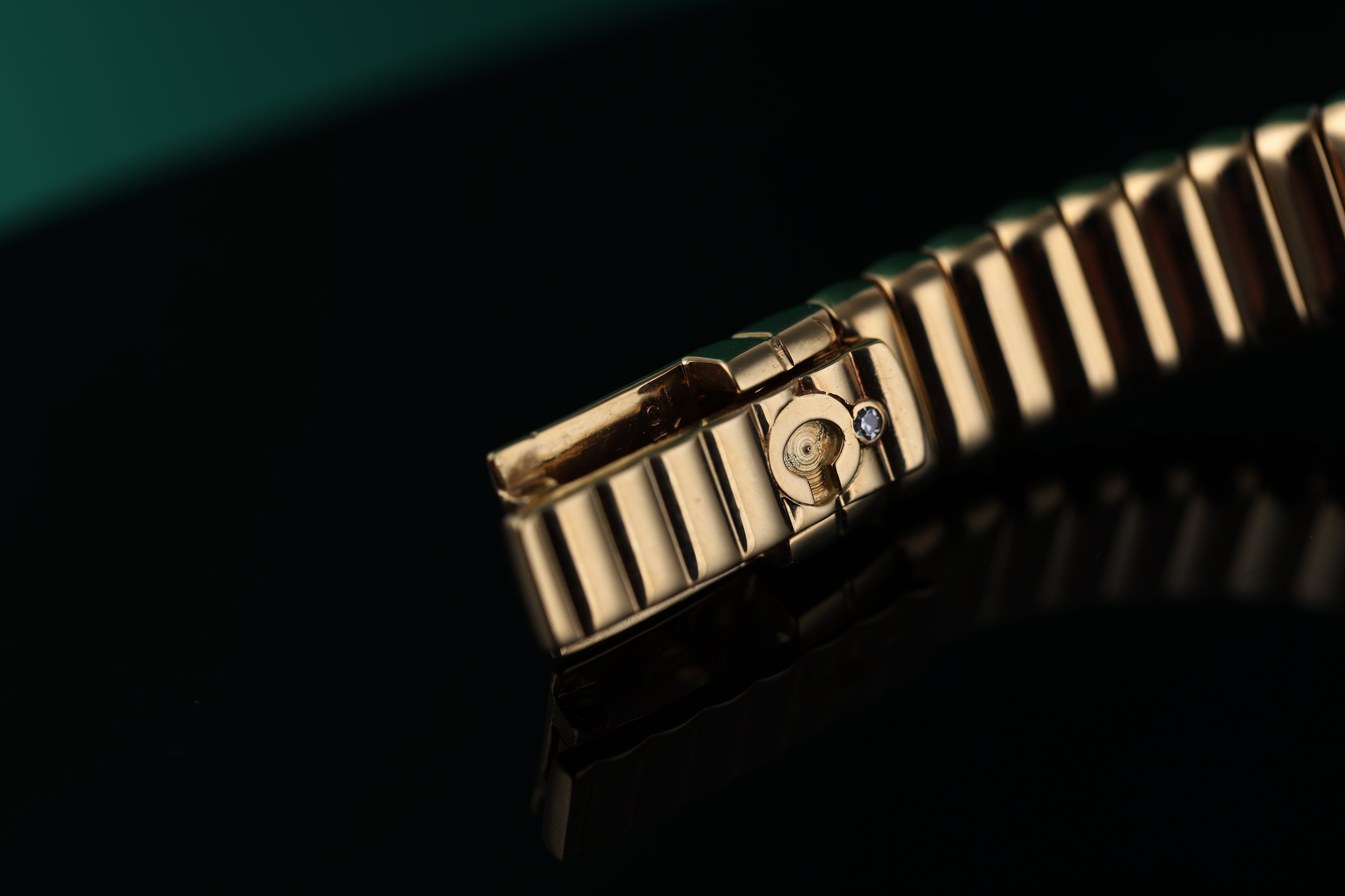 Chopard Vintage Lady's Wristwatch | REF. 5151 | Diamond's & Emerald's | Circa 1980s | Champagne Dial | 178mm | 18k Yellow Gold