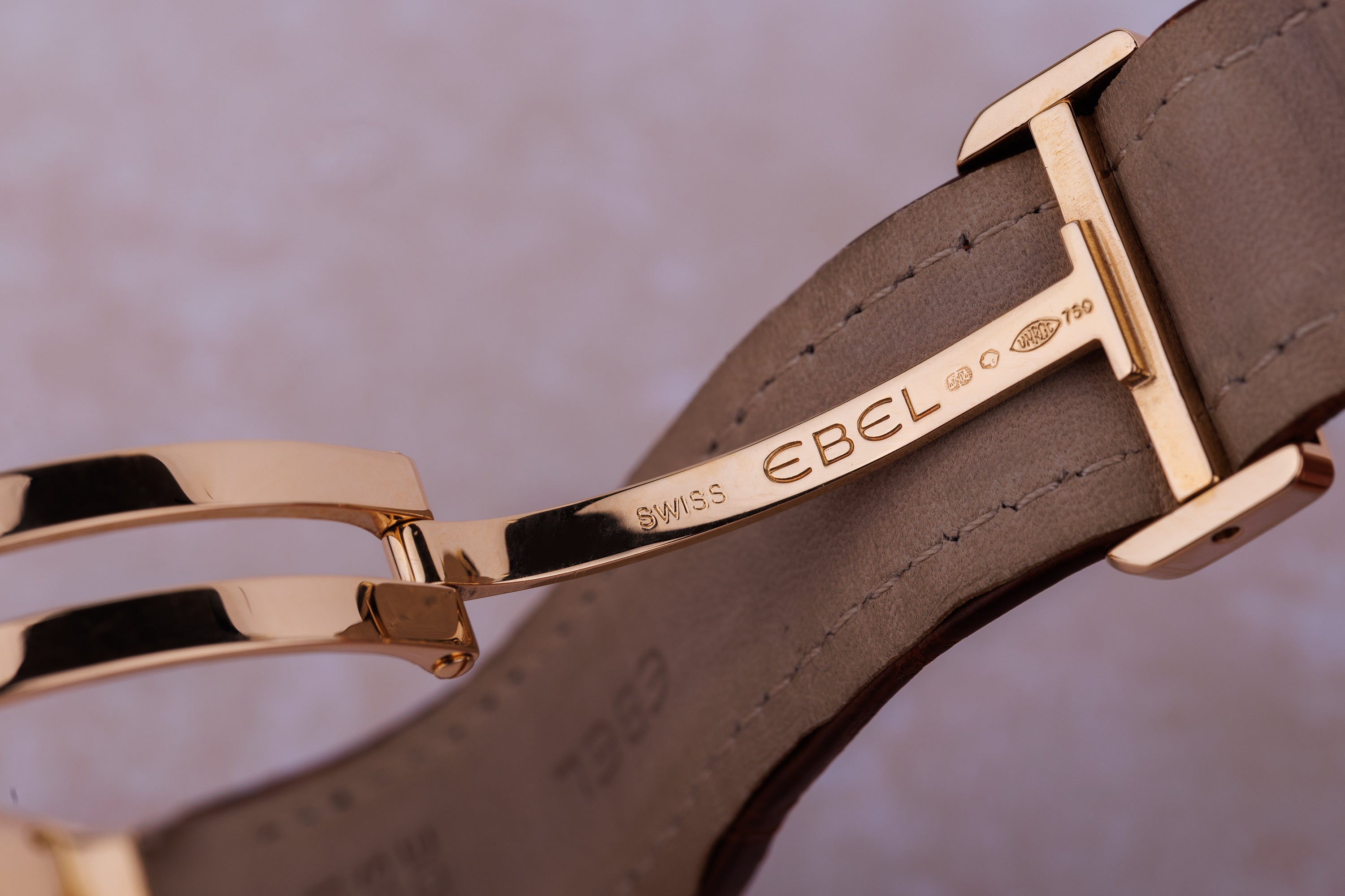 Ebel Chronograph 'Ebelissimo' | REF. 5139G41 | Silvered Dial | Automatic | 40mm | 18k Yellow Gold | 2010s