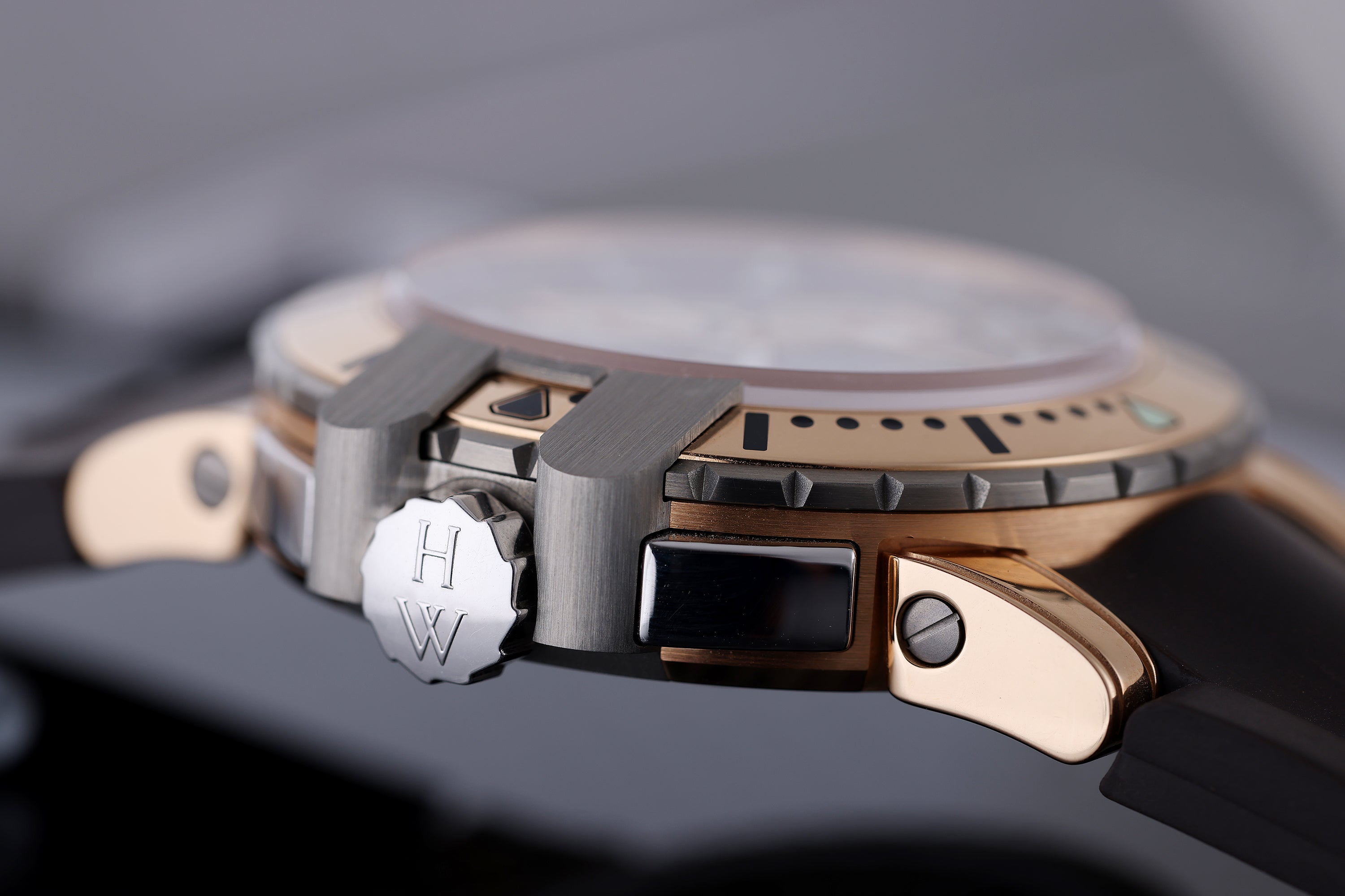 Harry Winston Ocean Diver Chronograph | REF. 410-MCA44RZ | 5th Dubai International Film Festival Edition | Grey dial | 18k Rose Gold & Zalium | Automatic | Box & Papers | 2008 | 44mm