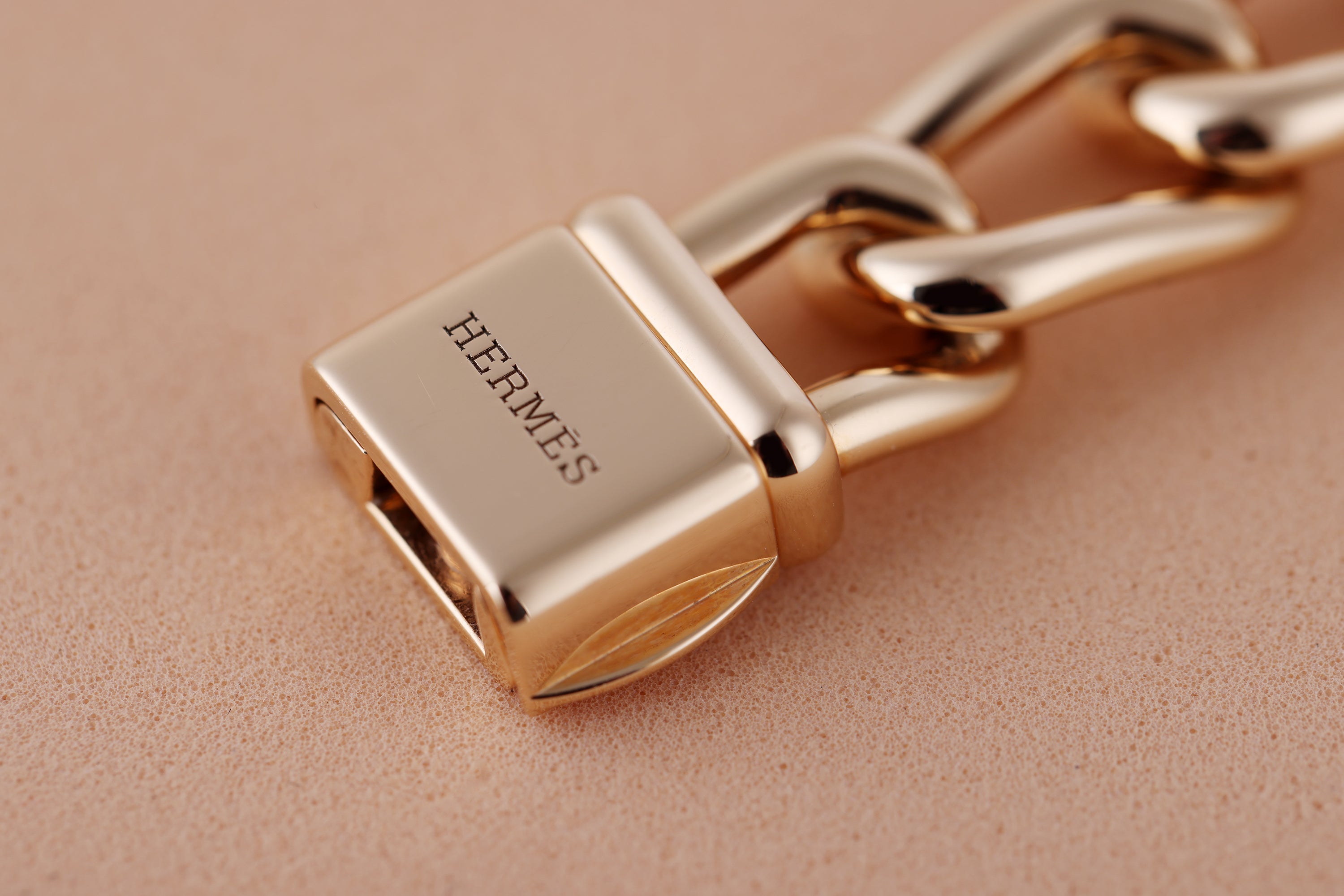 Hermes Ladies Watch | Nantucket | REF. NA2.172 | 18k Rose Gold | Scattered Diamond Bezel | Silver Dial | 17x32.5mm | Box & Papers | 2022