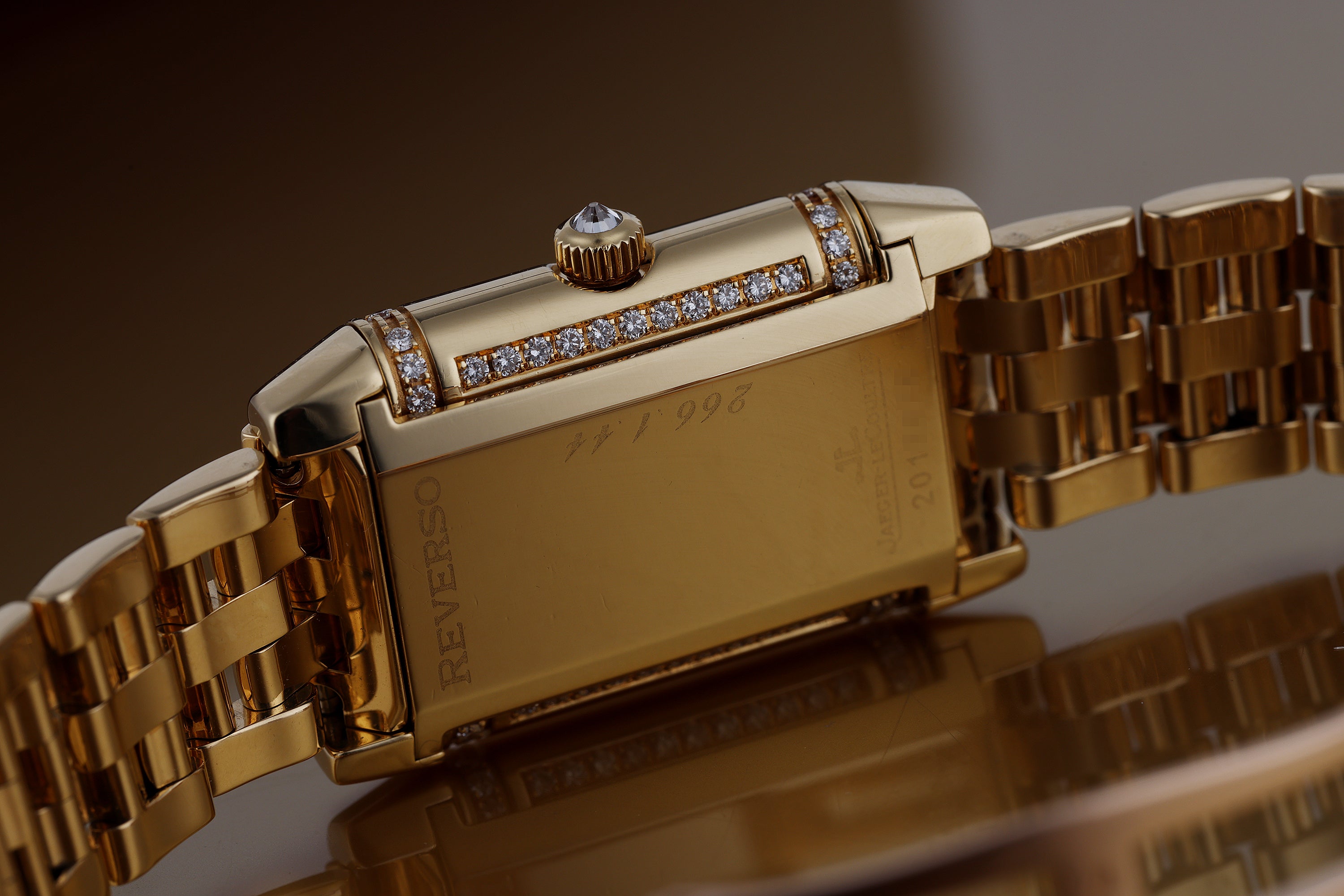 Jaeger-LeCoultre Reverso Duetto | REF. 266.1.44 | Diamond Dial, Bezel & Bracelet | Mother of Pearl | 18k Yellow Gold | 20.5mm | Quartz
