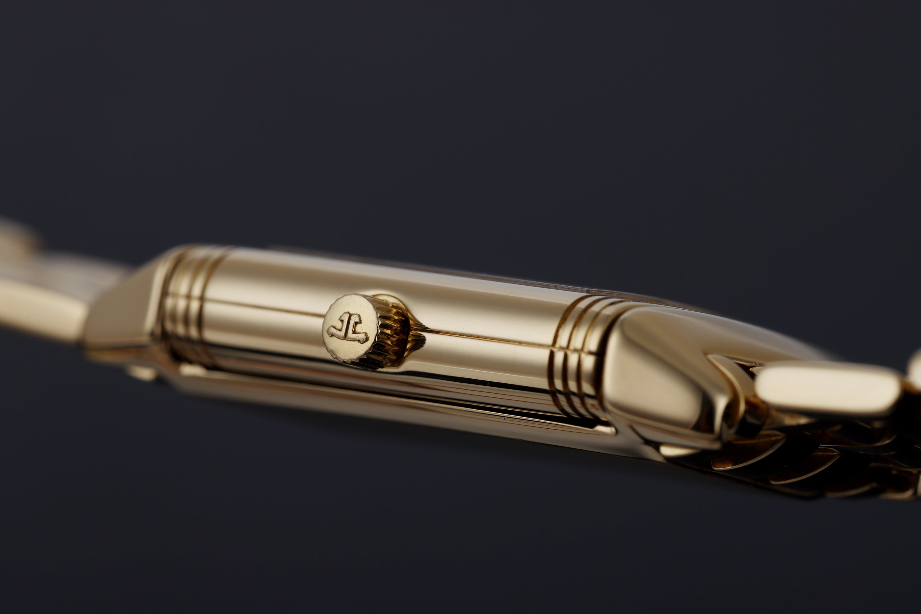 Jaeger-LeCoultre Reverso Lady | REF. 260.1.08 | 18k Yellow Gold | Quartz | 20mm