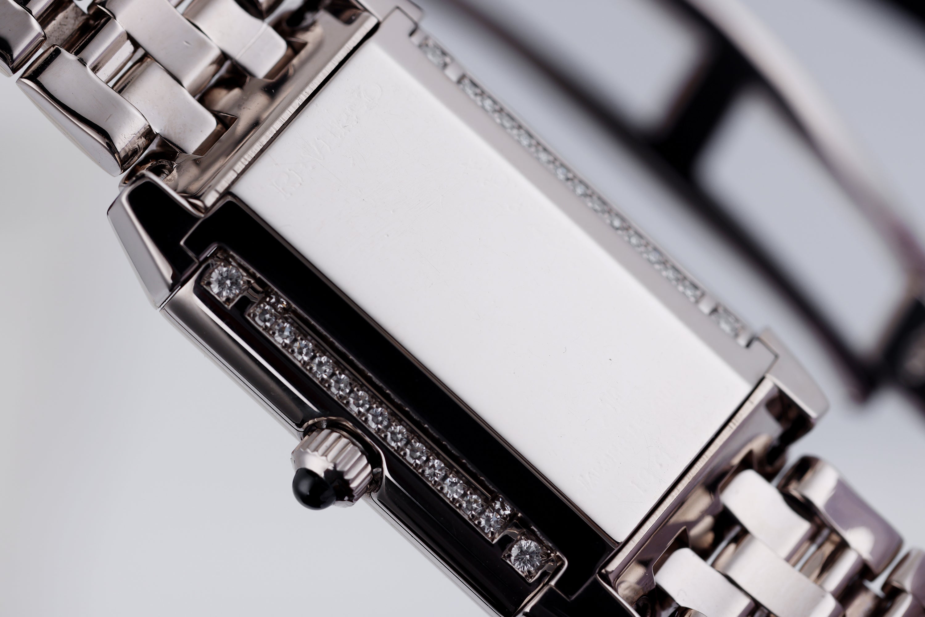 Jaeger-LeCoultre Reverso Duetto | REF. 267.3.86 | Diamond Dial, Bezel & Bracelet | 18k White Gold | 20.5mm | Quartz | Box & Papers | 2000