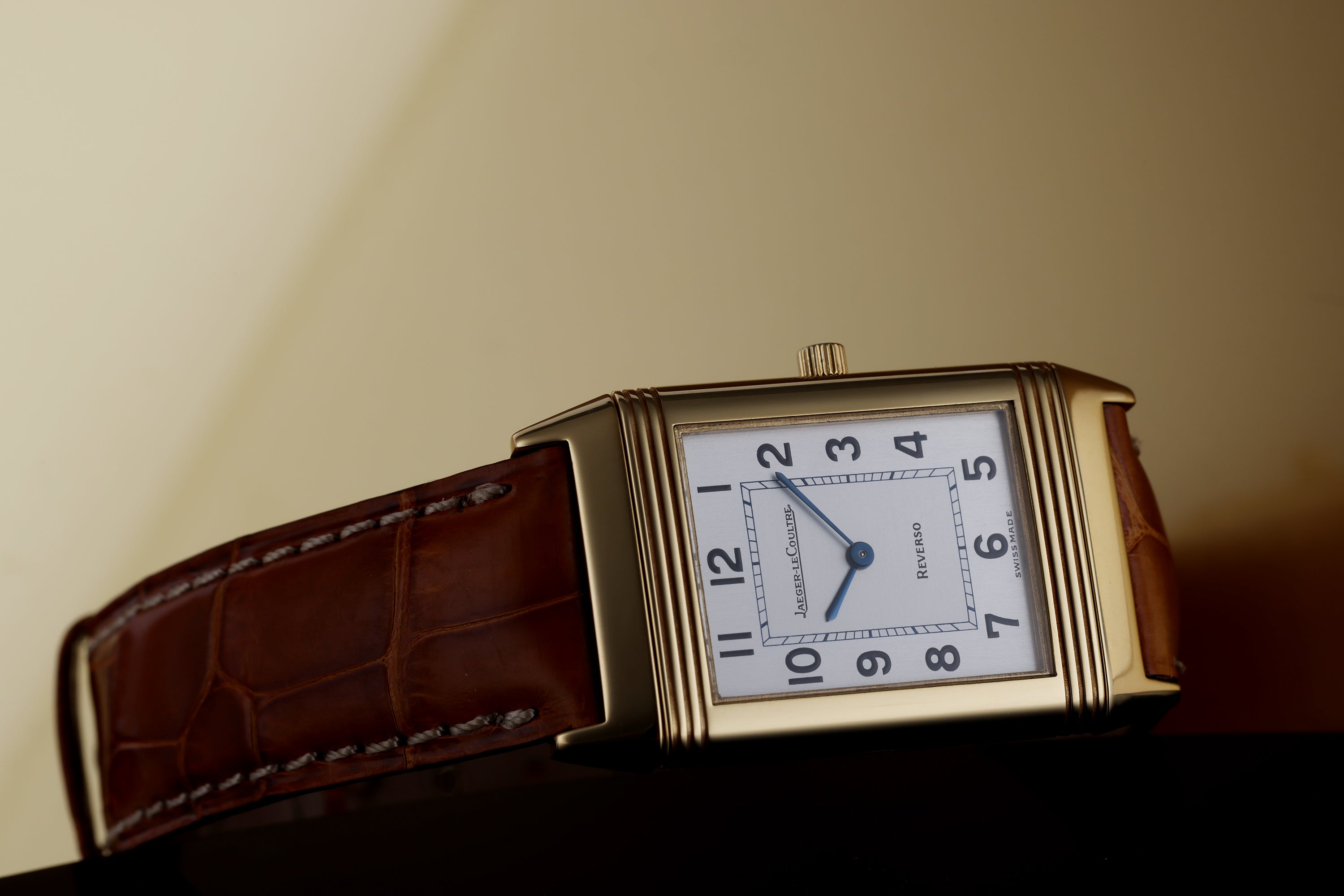 Jaeger-LeCoultre Reverso Lady | REF. 250.1.86 | 18k Yellow Gold | Manual Wind | 23mm
