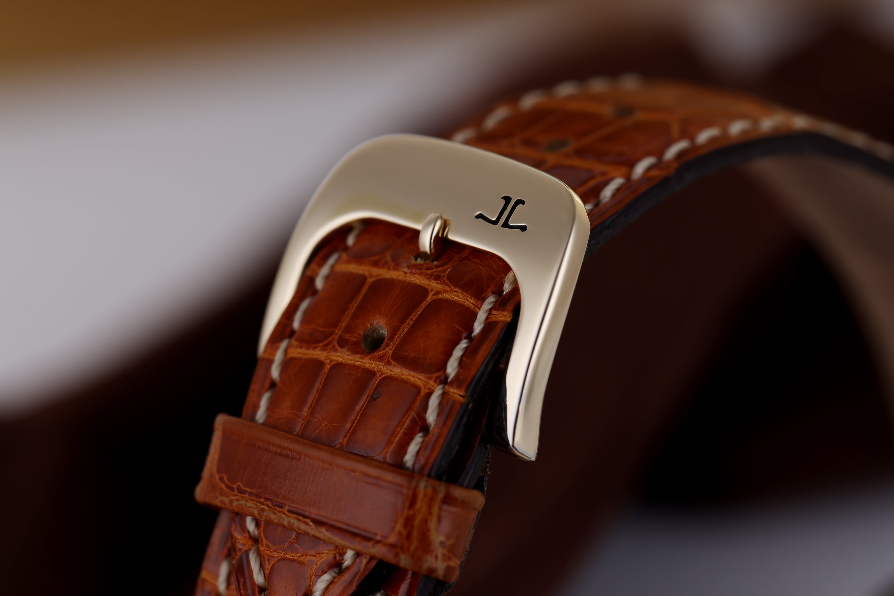 Jaeger-LeCoultre Reverso Lady | REF. 250.1.86 | 18k Yellow Gold | Manual Wind | 23mm