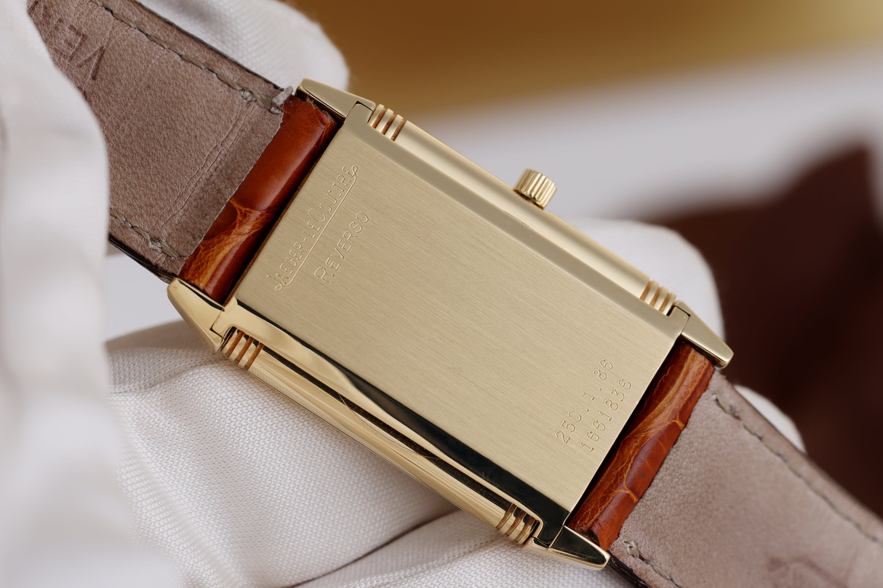 Jaeger-LeCoultre Reverso Lady | REF. 250.1.86 | 18k Yellow Gold | Manual Wind | 23mm