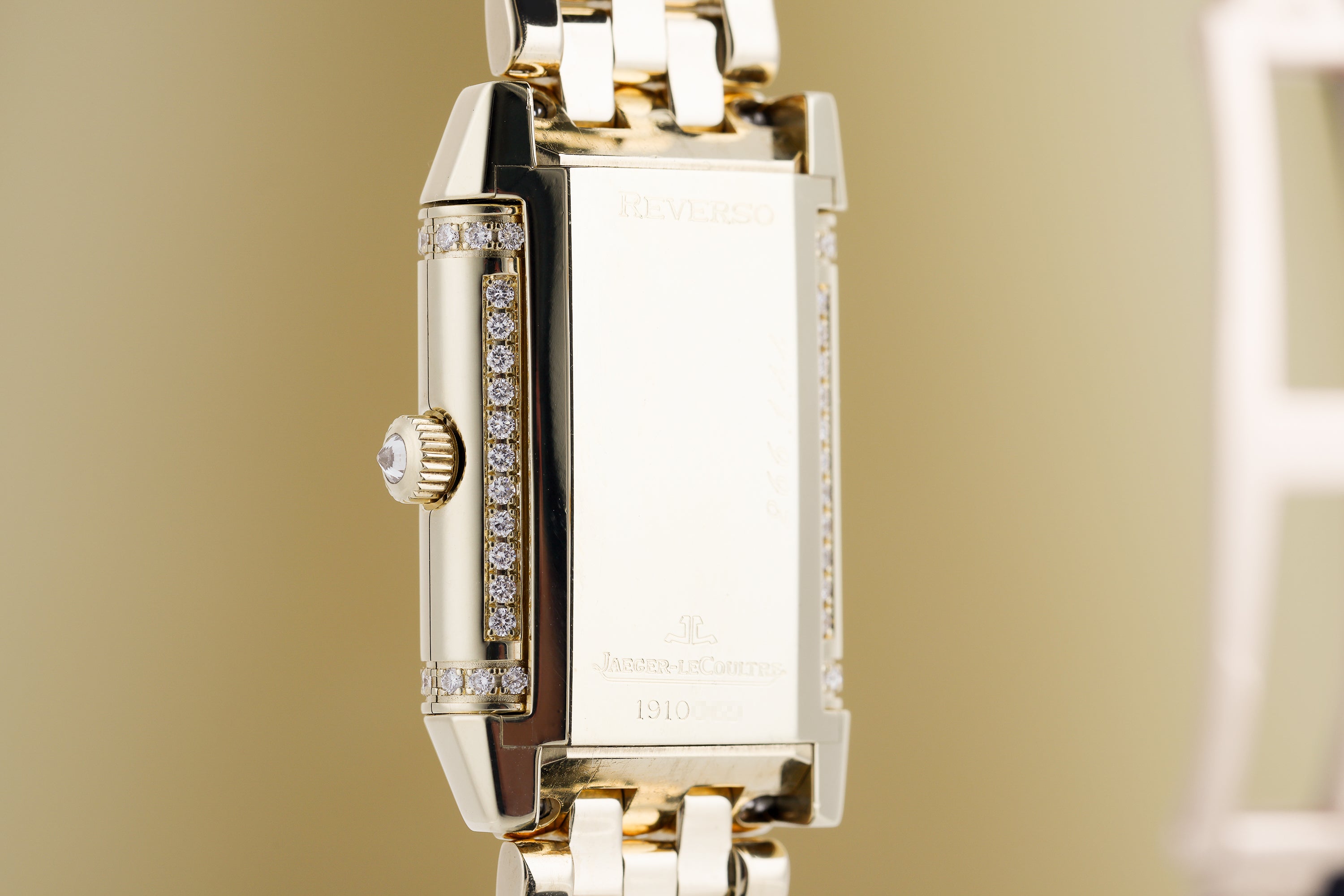 Jaeger-LeCoultre Reverso Duetto | REF. 266.1.44 | Diamond Dial, Bezel & Bracelet | Mother of Pearl | 18k Yellow Gold | 20.5mm | Manual Wind