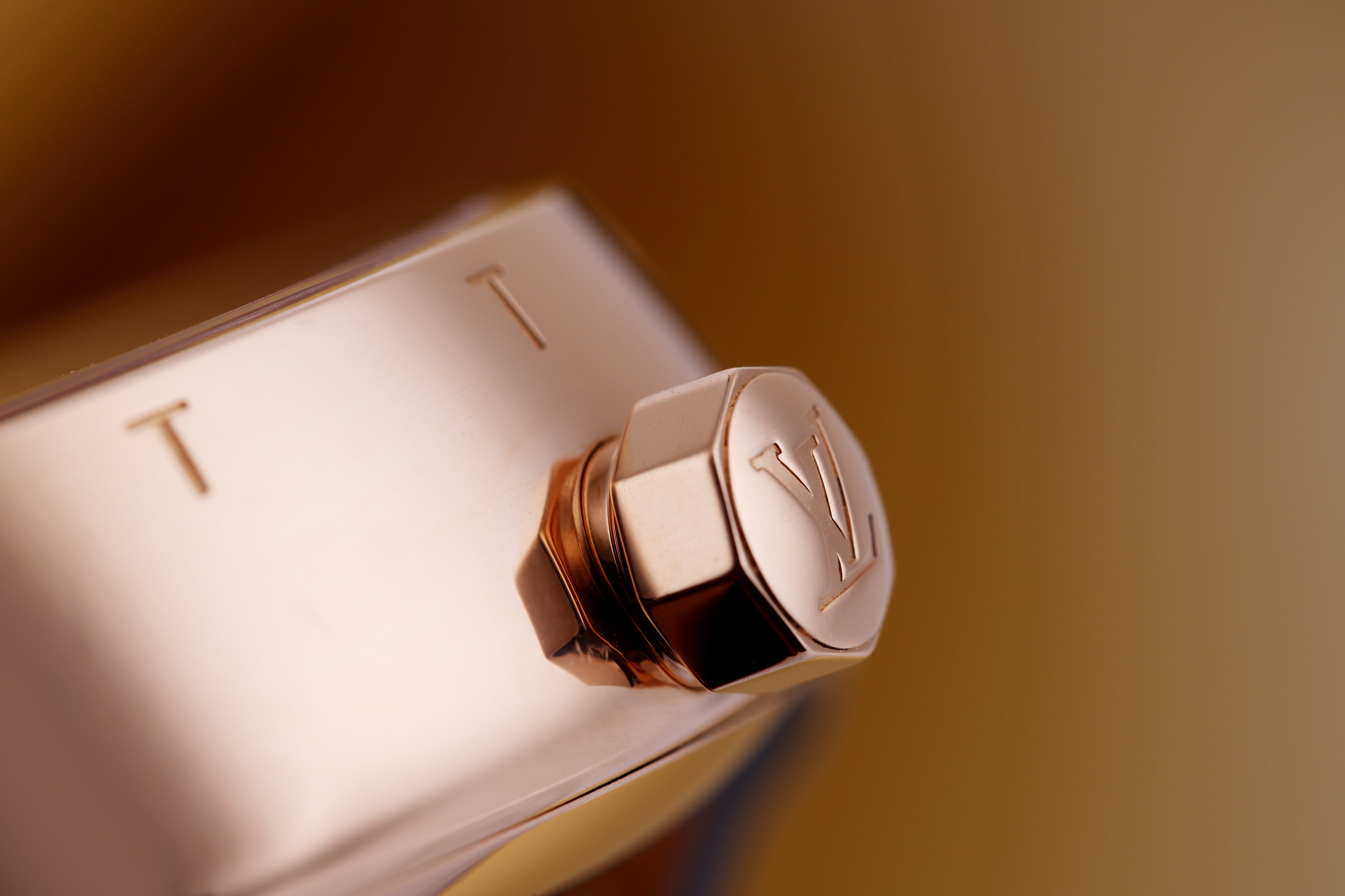 Louis Vuitton GMT Jump Hour | REF. Q10C5 | Dual Time Zone | 18k Rose Gold | 2010s