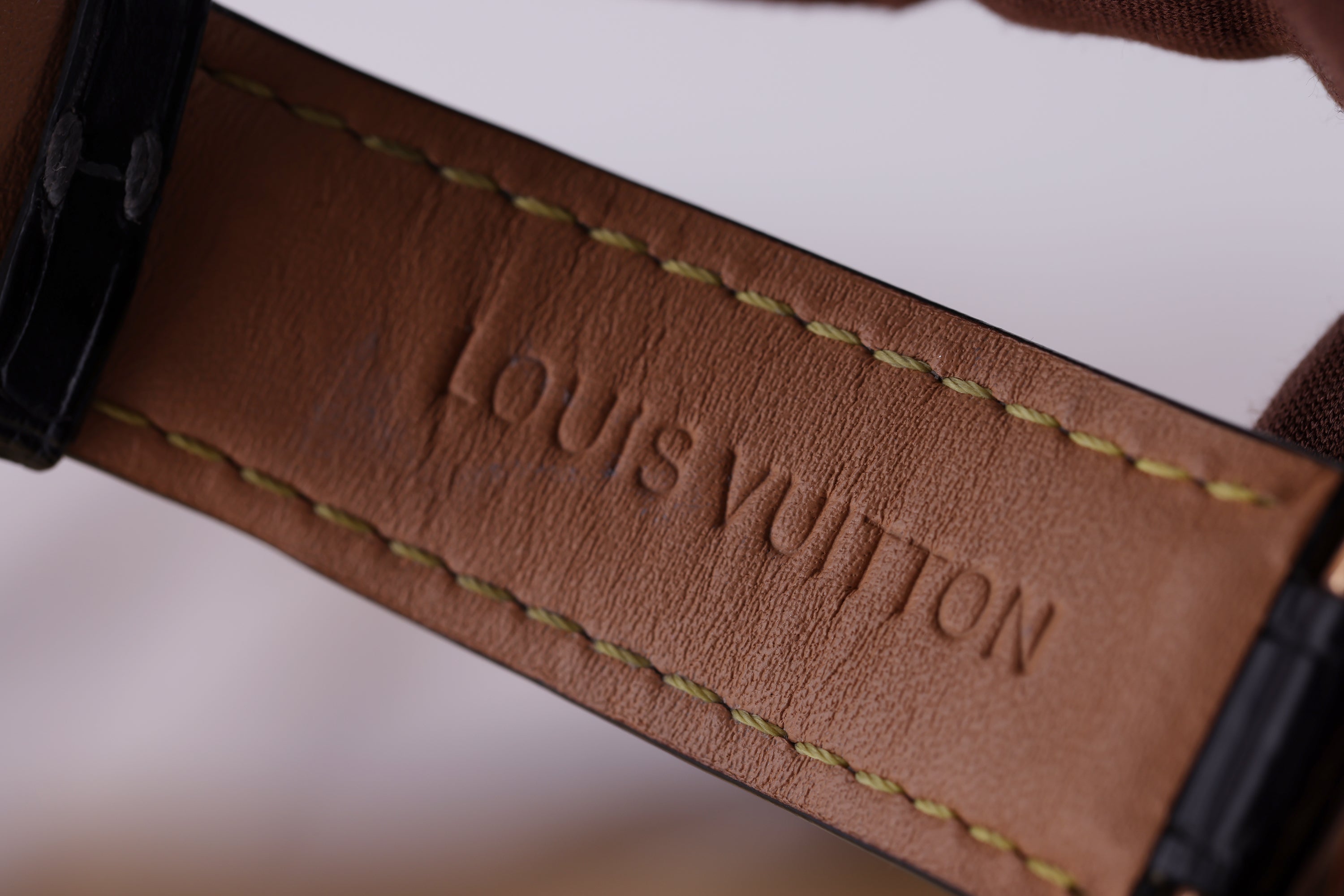 Louis Vuitton GMT Jump Hour | REF. Q10C5 | Dual Time Zone | 18k Rose Gold | 2010s