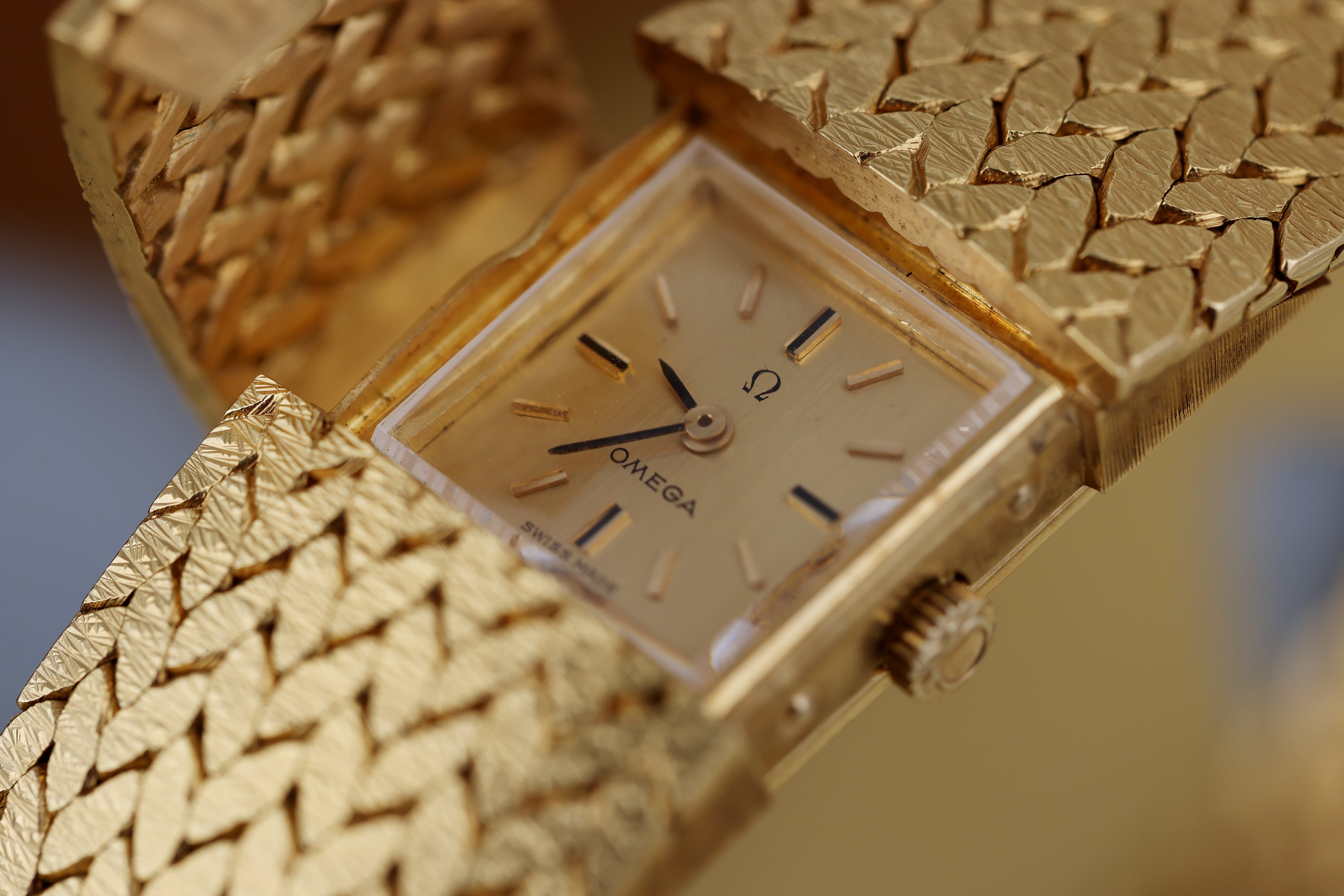 Omega 'Secret' Vintage Watch with Concealed Gold Dial | Bracelet Watch | 18k Yellow Gold | 18mm | 1960's