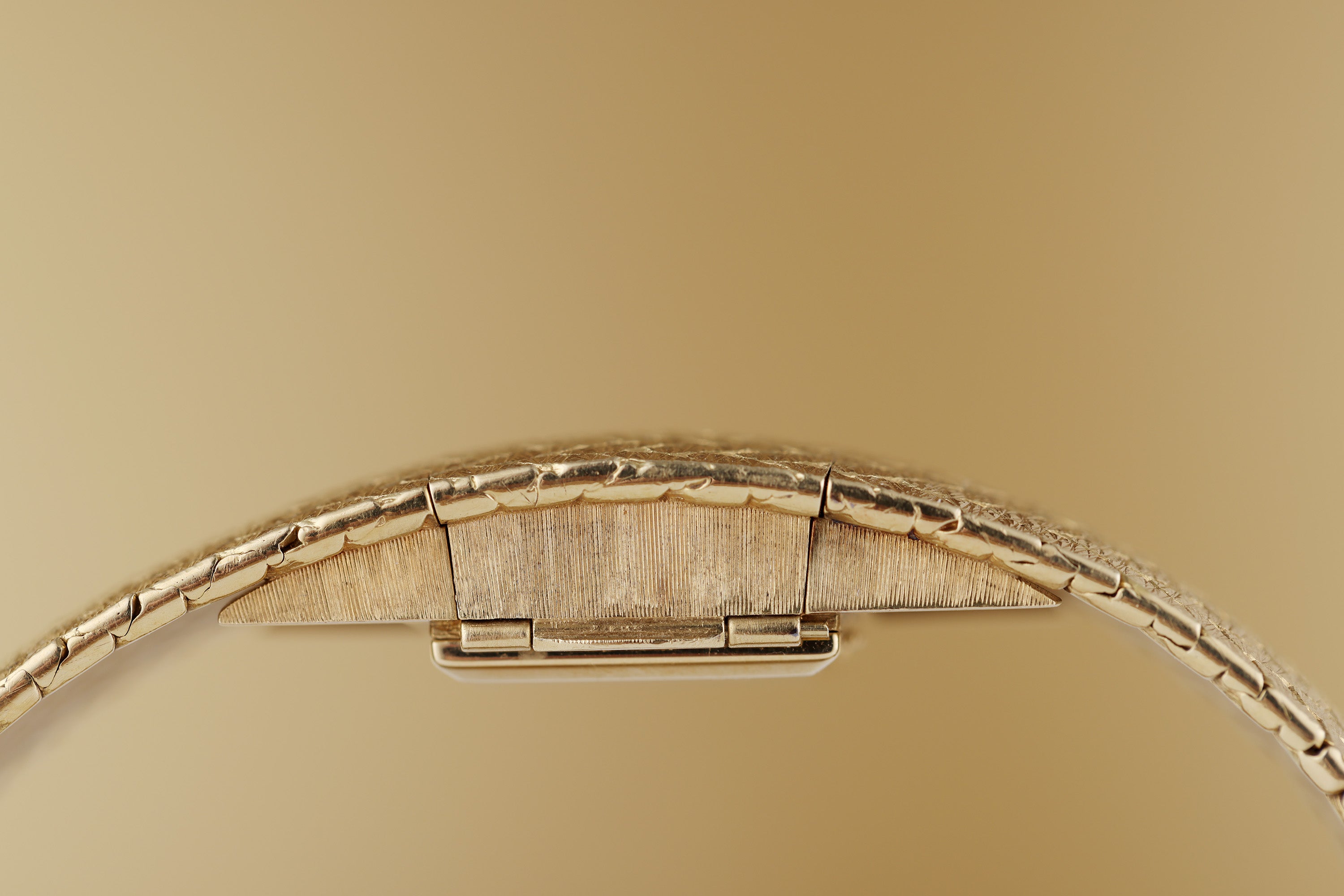 Omega 'Secret' Vintage Watch with Concealed Gold Dial | Bracelet Watch | 18k Yellow Gold | 18mm | 1960's