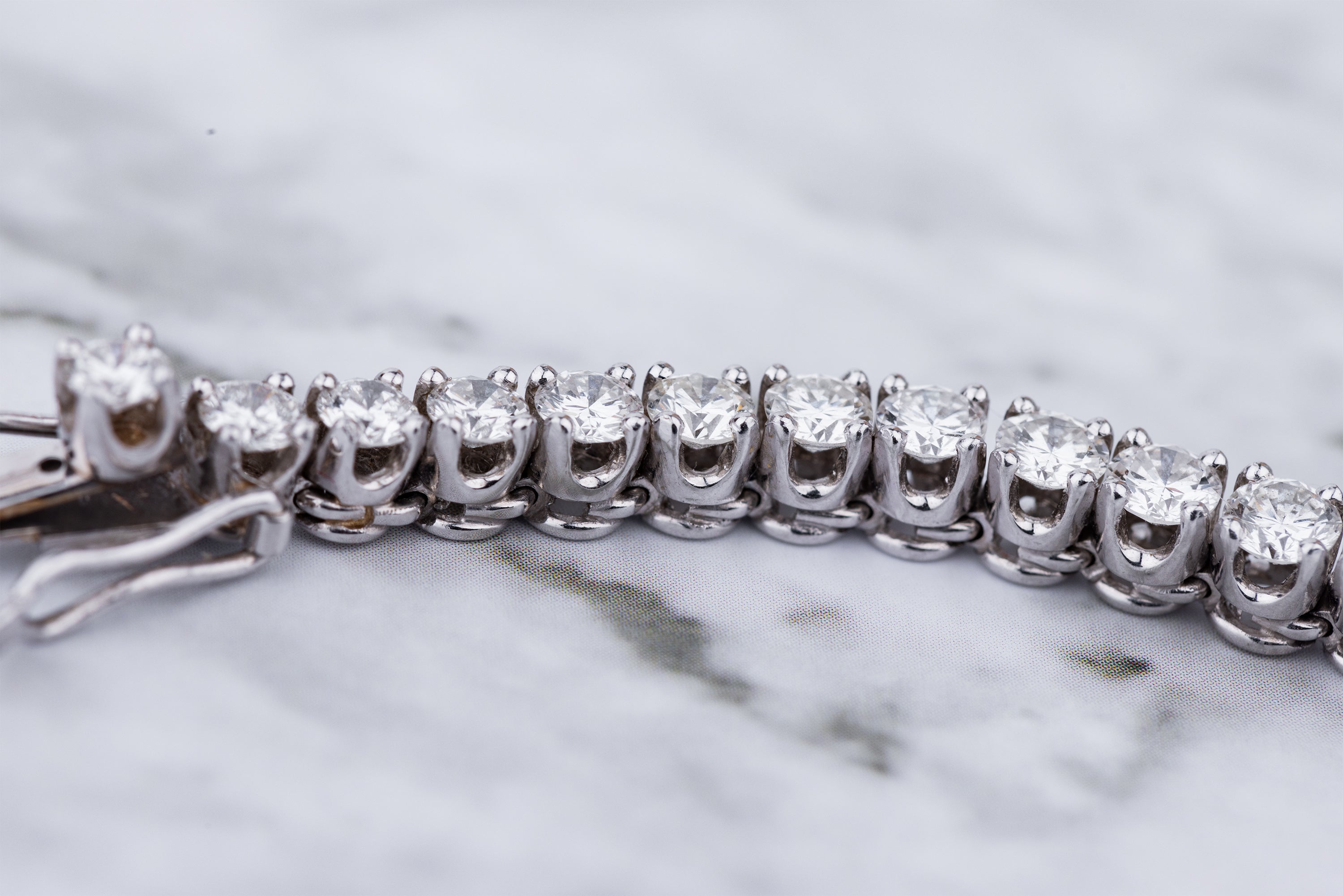 Patek Philippe Ladies Watch | REF. 3289/31 | Circa 1960's | Platinum & 18k White Gold | Full Diamond Bracelet & Bezel | 18k White Gold | White Dial | 17.5mm