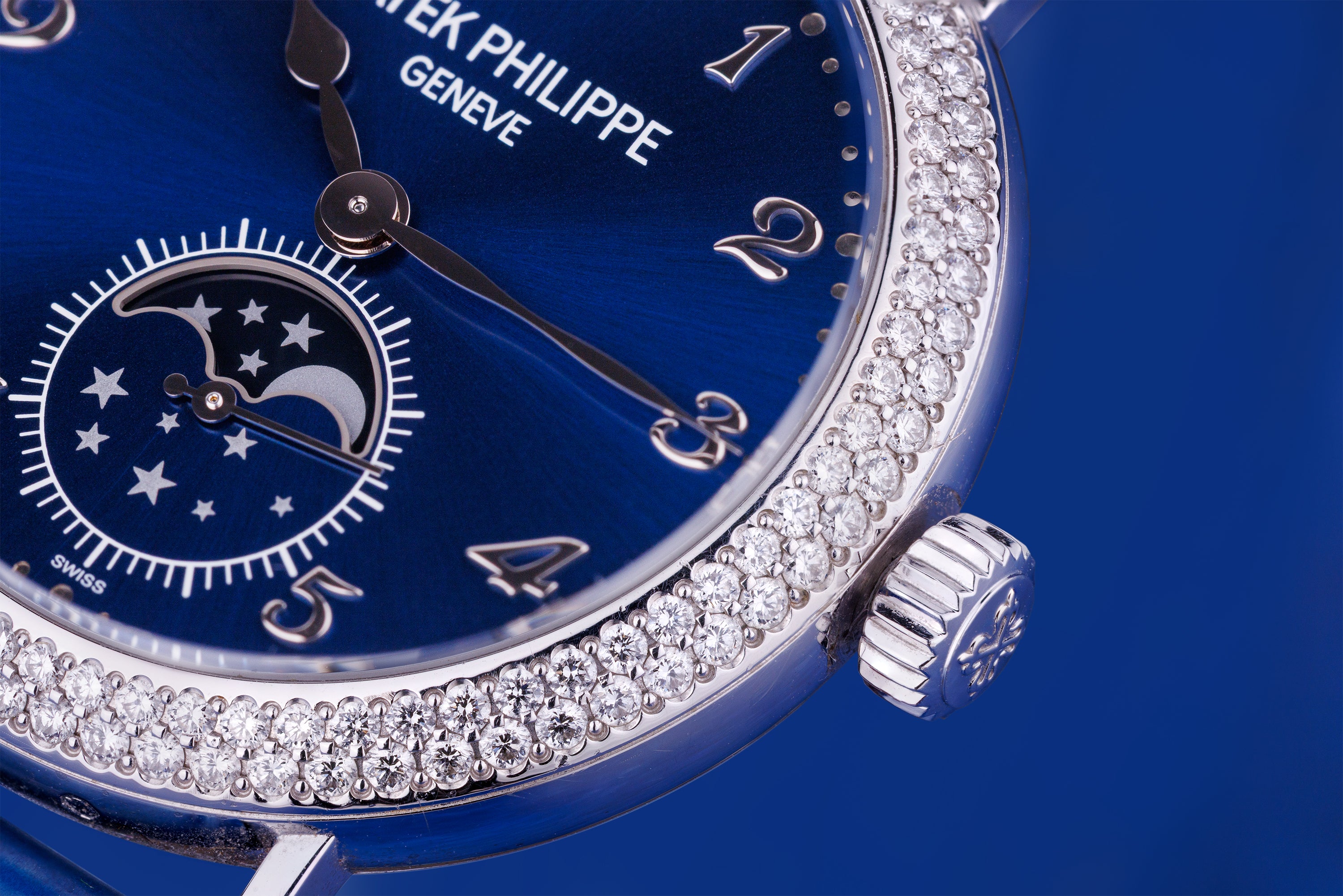 Patek Philippe Complications Moonphase | REF. 7121/200G-001 | 18k White Gold | Manual Wind | Box & Papers | 2022