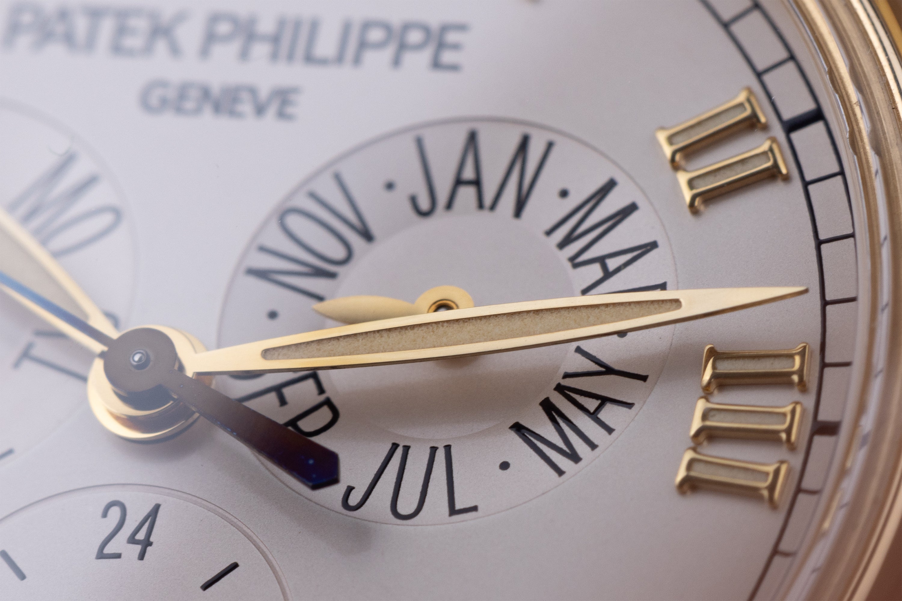 Patek Philippe Annual Calendar | REF. 5035J-001 | 18k Yellow Gold | Box & Papers | 2003 | White Dial