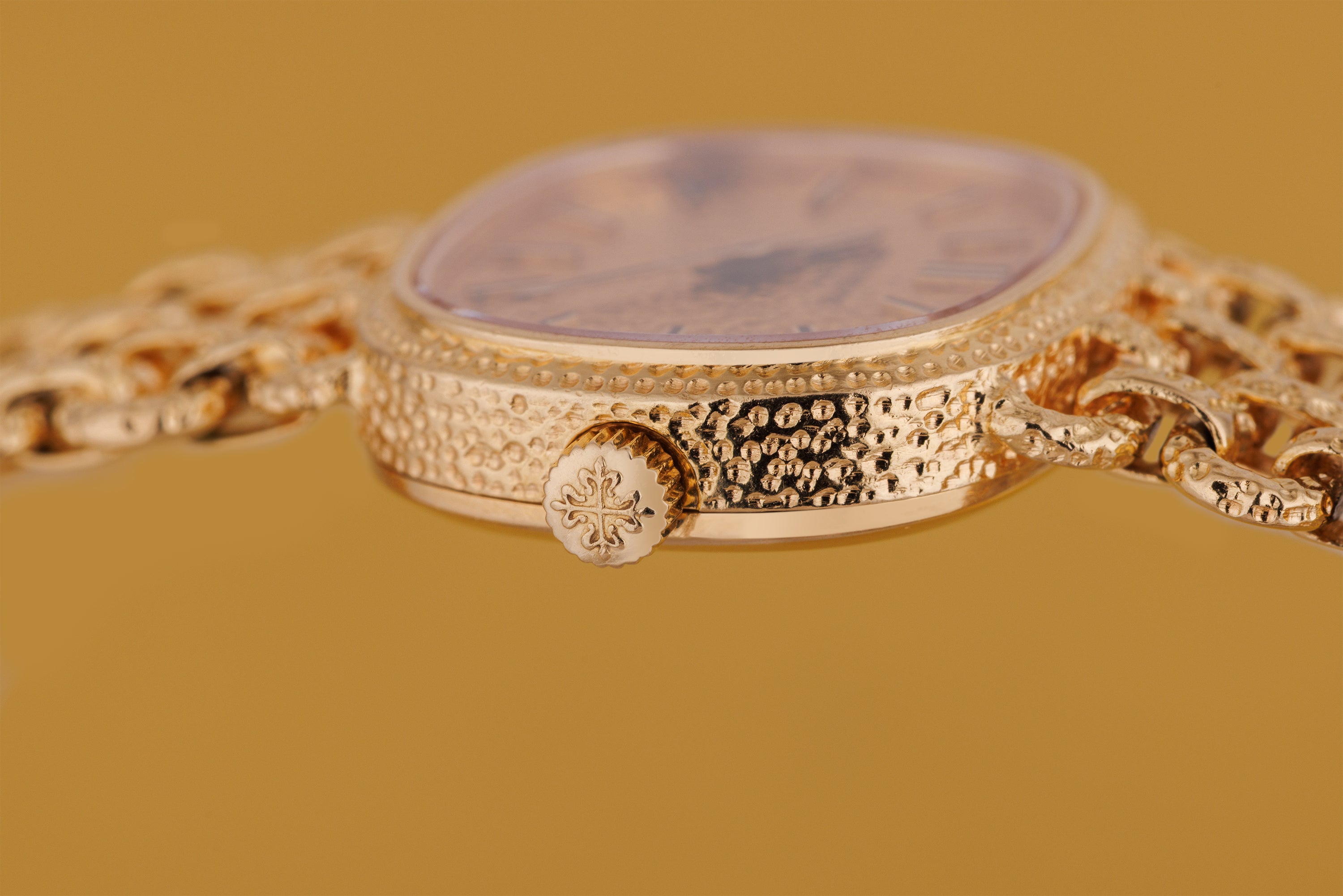 Patek Philippe Lady Ellipse | REF. 4133/1 | 18k Yellow Gold | Hammered Gold Finish | 22mm | Manual Wind | 1970s