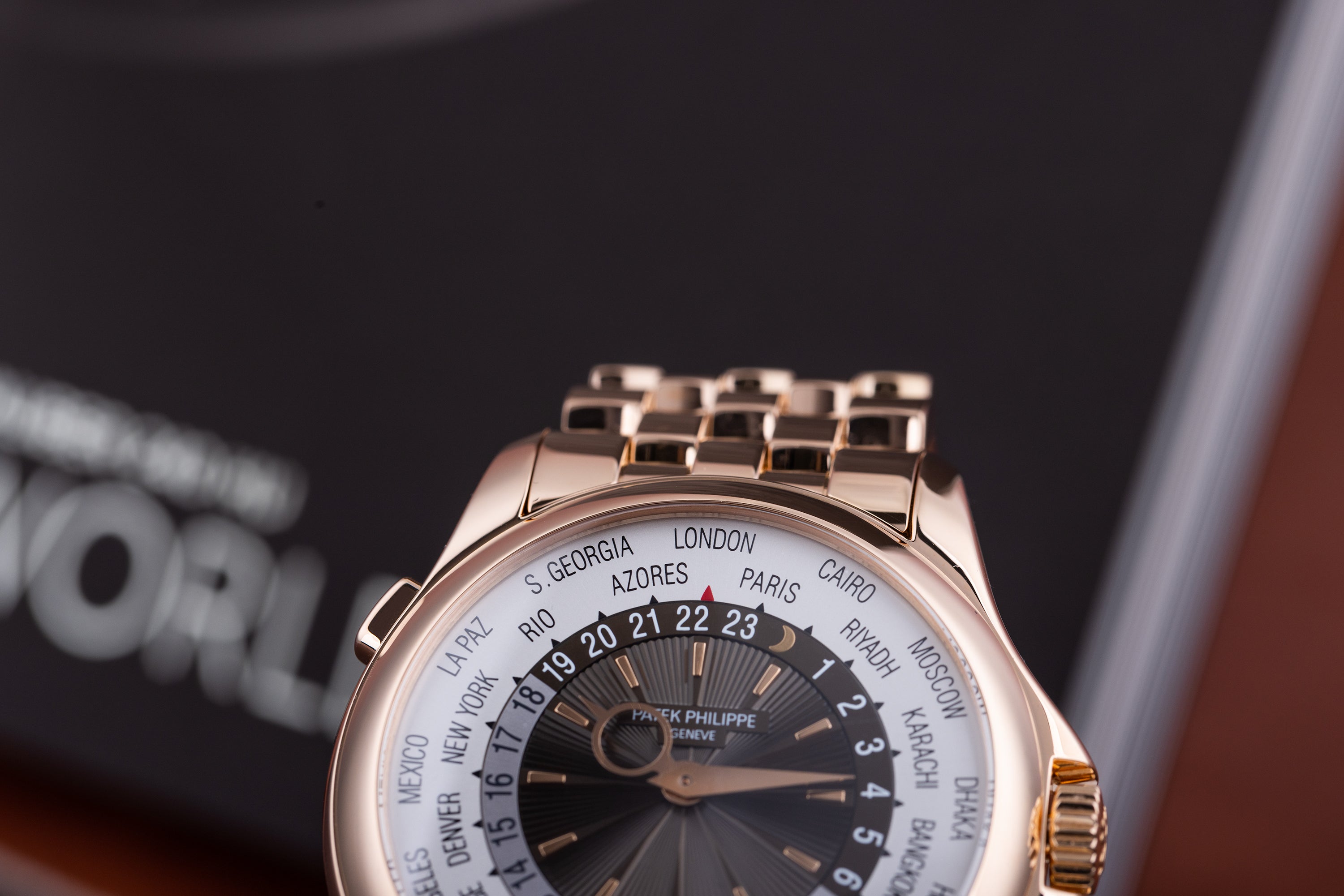 Patek Philippe World Time | REF. 5130/1R-011 | Box & Papers | 2017 | 18k Rose Gold