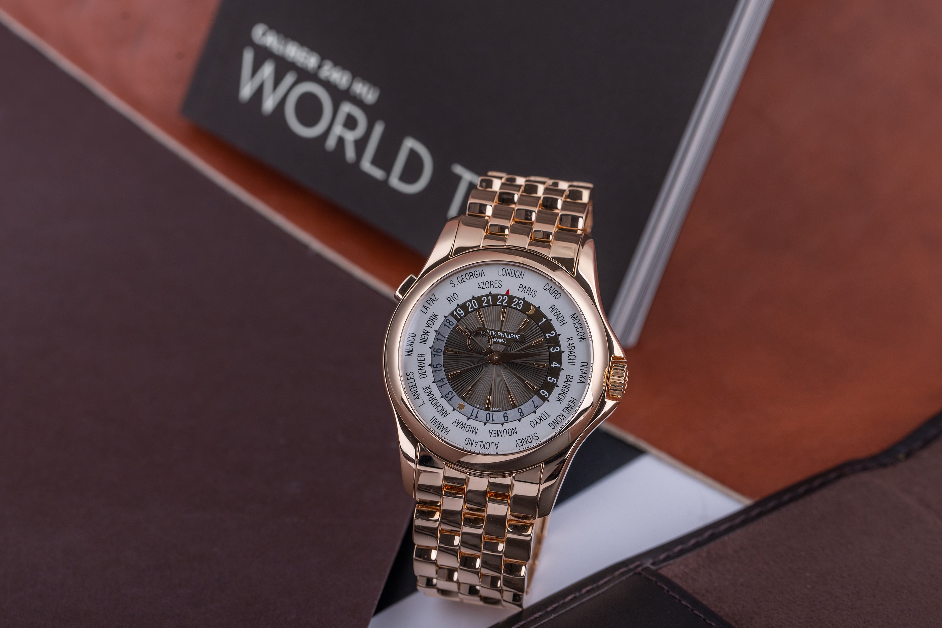 Patek Philippe World Time | REF. 5130/1R-011 | Box & Papers | 2017 | 18k Rose Gold