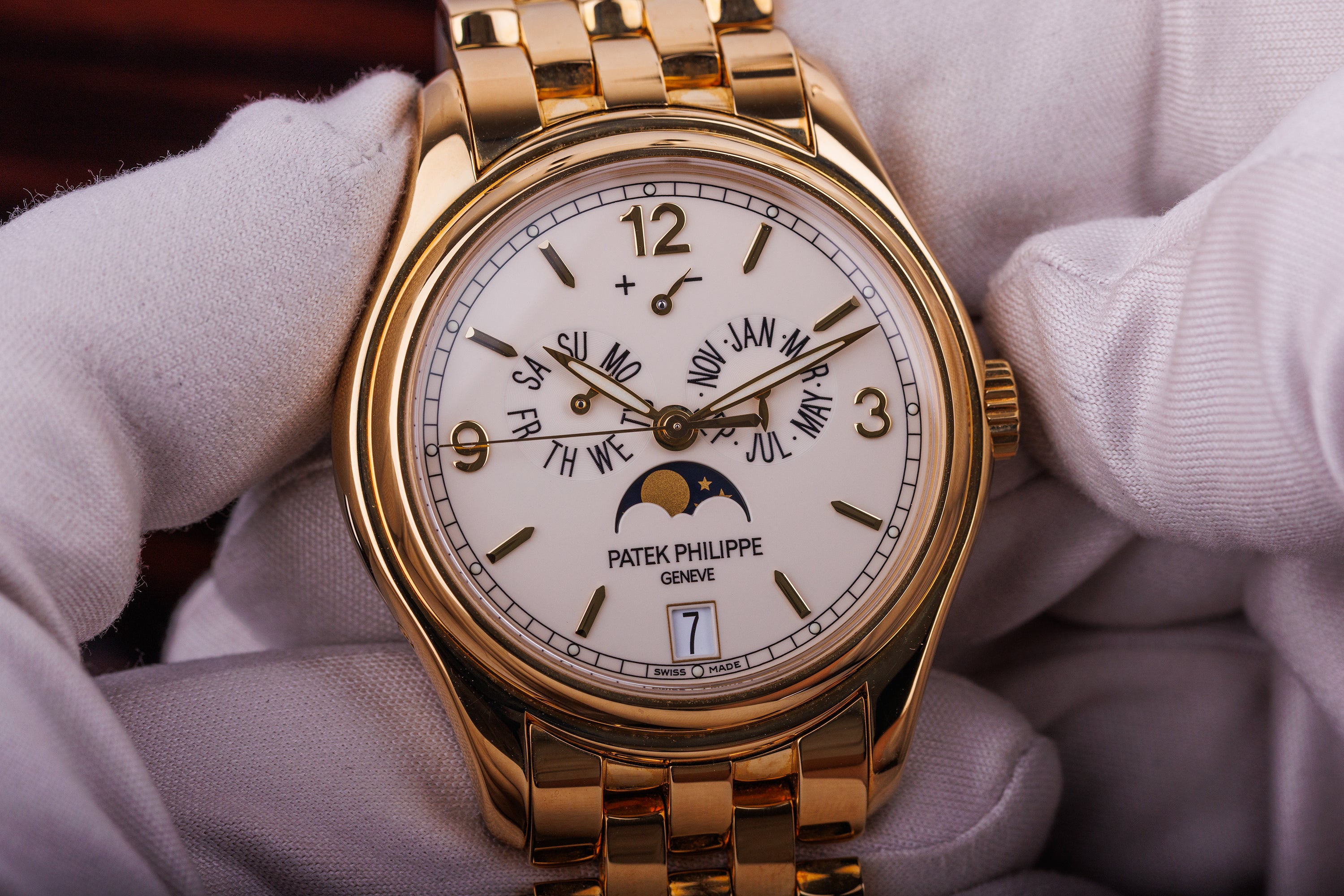 Unworn Patek Philippe Annual Calendar | REF. 5146/1J-001 | 18k Yellow Gold | Automatic | Box & Papers | 2016