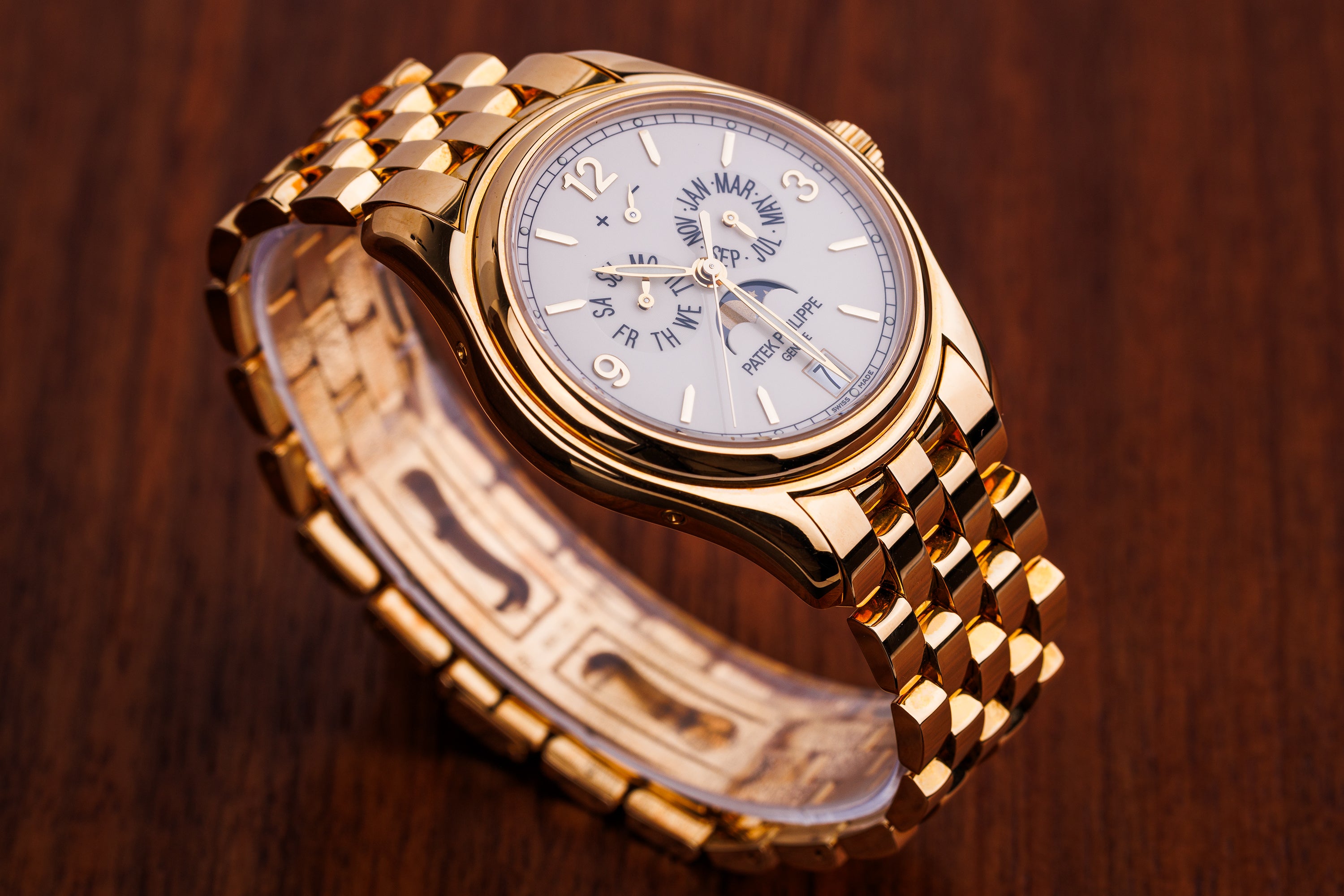 Unworn Patek Philippe Annual Calendar | REF. 5146/1J-001 | 18k Yellow Gold | Automatic | Box & Papers | 2016