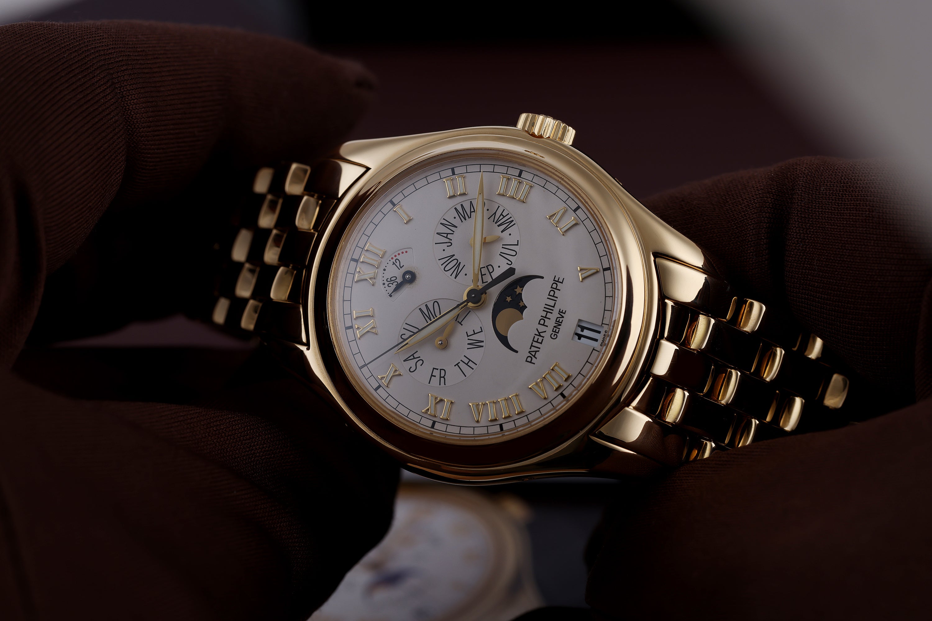 Patek Philippe Annual Calendar | REF. 5036/1J-001 | 18k Yellow Gold | Box & Papers | 2004
