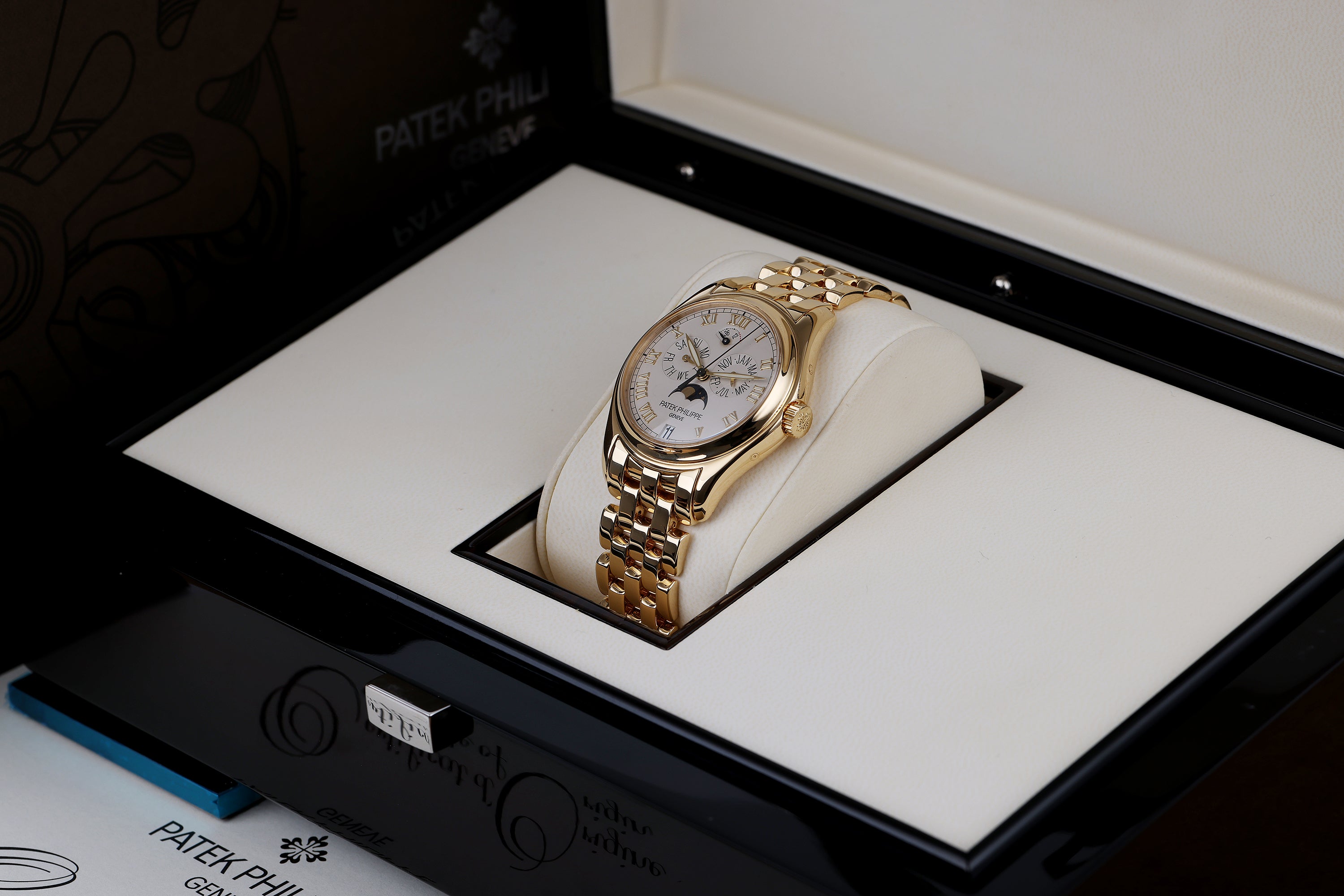 Patek Philippe Annual Calendar | REF. 5036/1J-001 | 18k Yellow Gold | Box & Papers | 2004