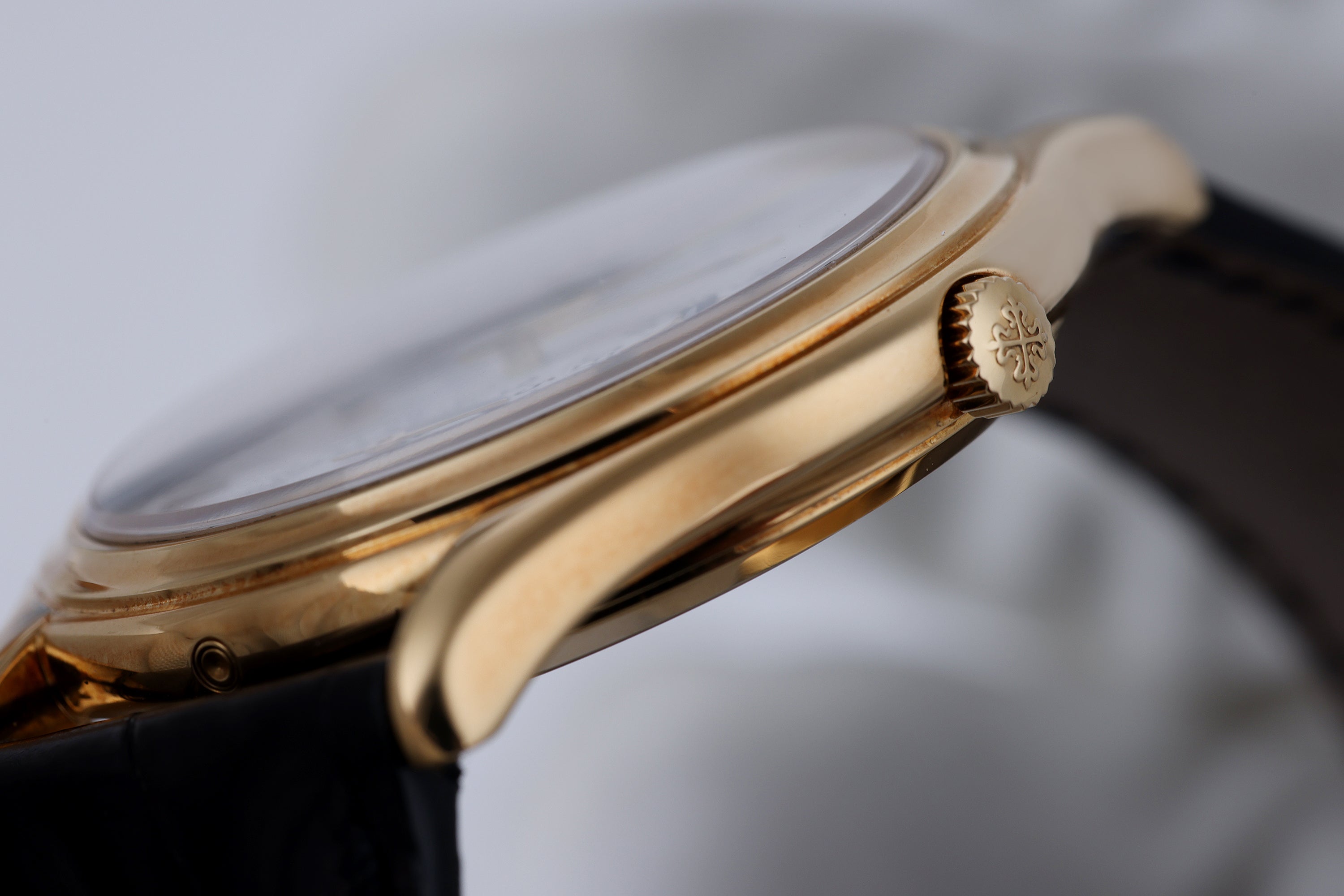 Patek Philippe Perpetual Calendar | REF. 3940J | 18k Yellow Gold | White Dial | 36mm | 2000s