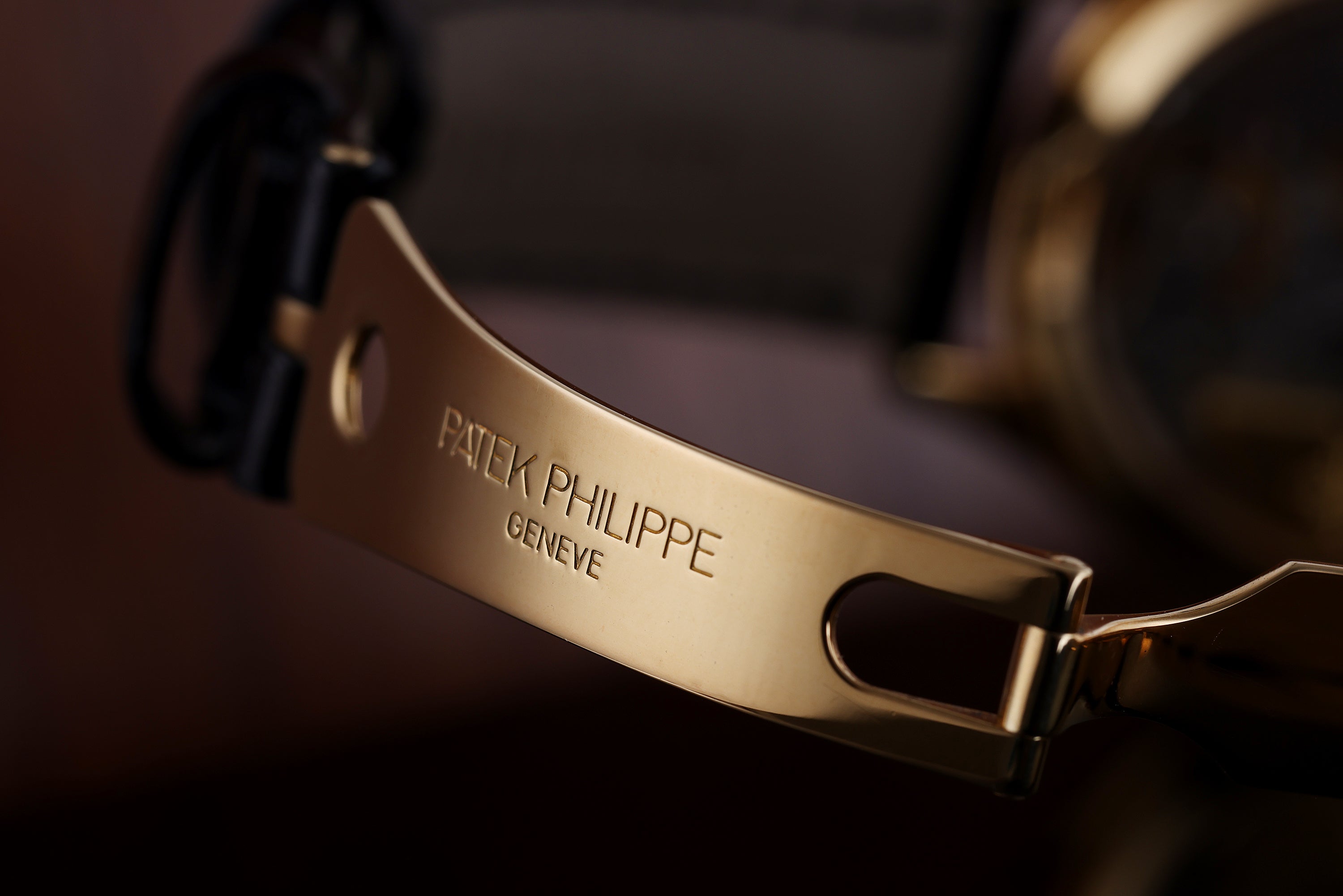 Patek Philippe Perpetual Calendar | REF. 3940J | 18k Yellow Gold | White Dial | 36mm | 2000s