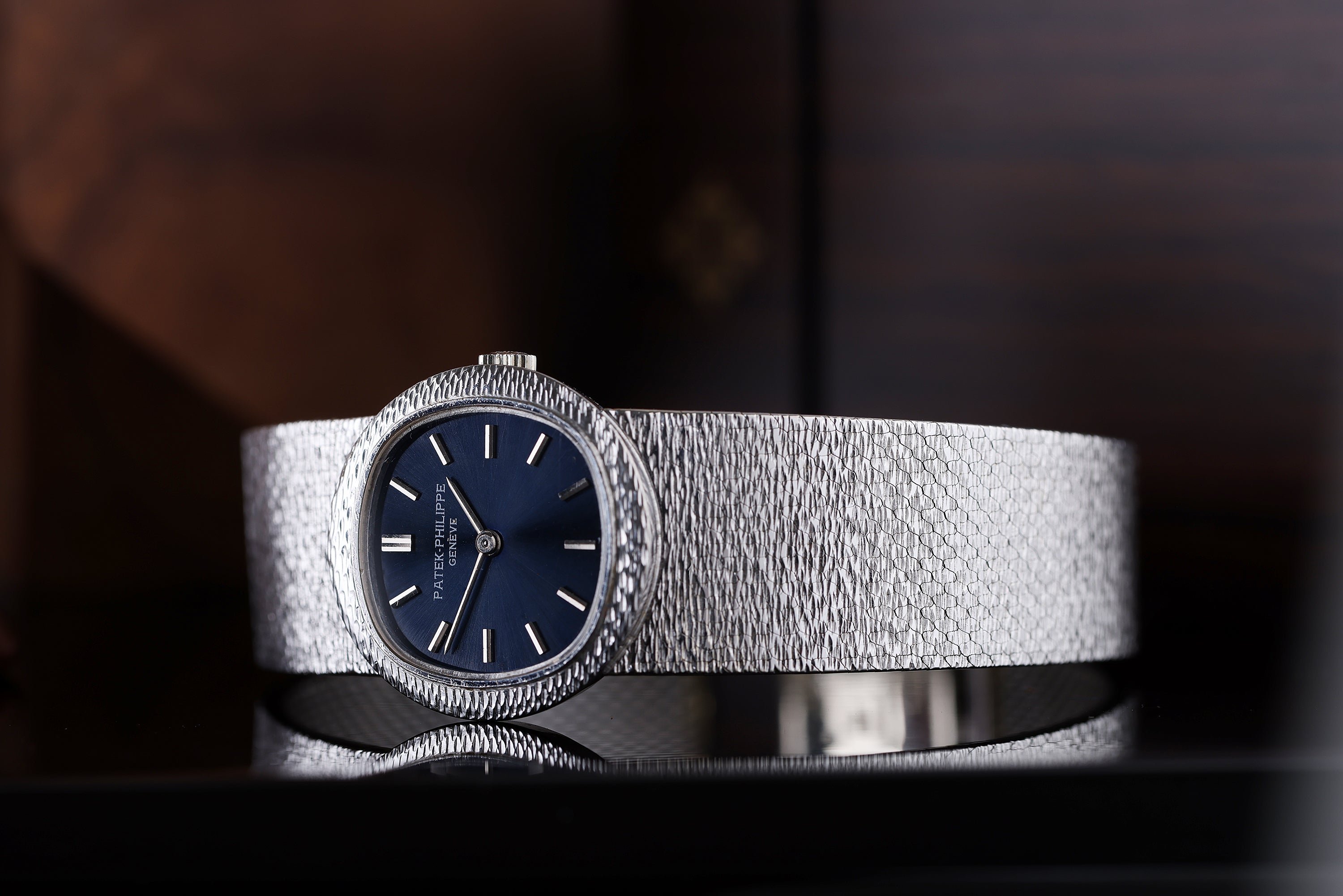 Patek Philippe Ellipse Lady | REF. 4139/1 | Blue Dial | 21.5mm | 18k White Gold | Manual Wind | Circa 1970's