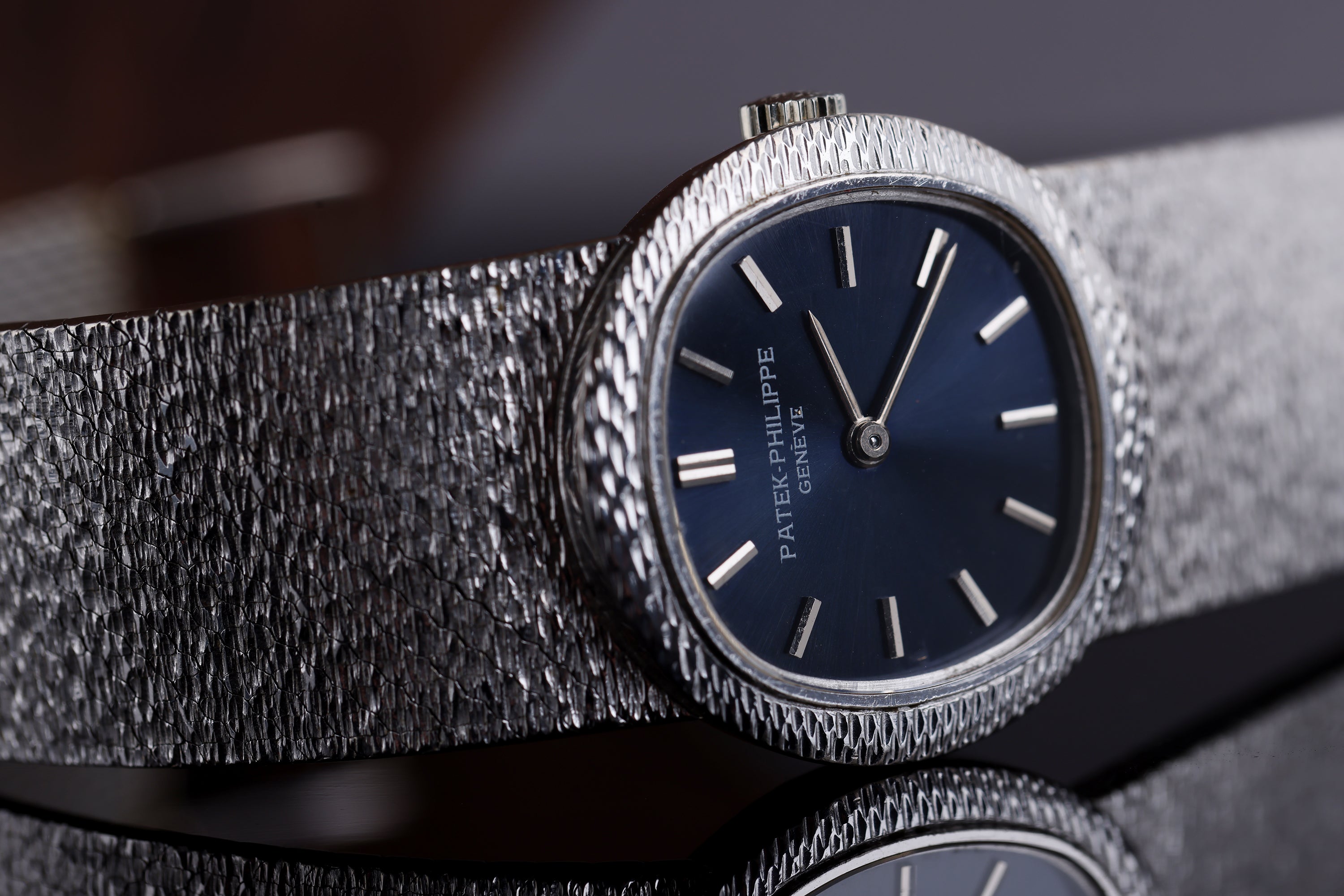 Patek Philippe Ellipse Lady | REF. 4139/1 | Blue Dial | 21.5mm | 18k White Gold | Manual Wind | Circa 1970's