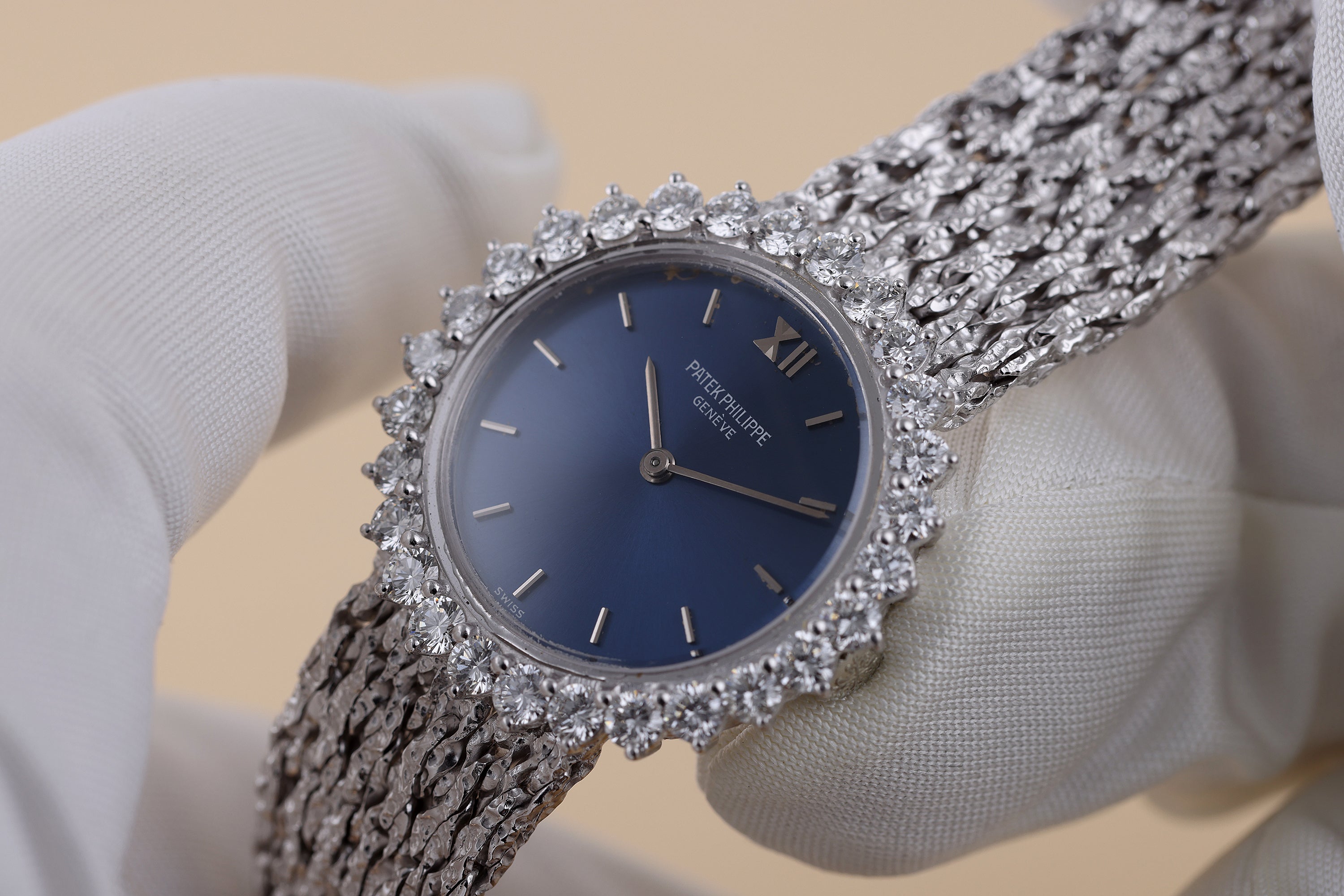 Patek Philippe Lady Calatrava | REF. 4136/001 | Blue Dial | Diamond Bezel | 18k White Gold | 26mm | Manual Wind | Circa 1980's