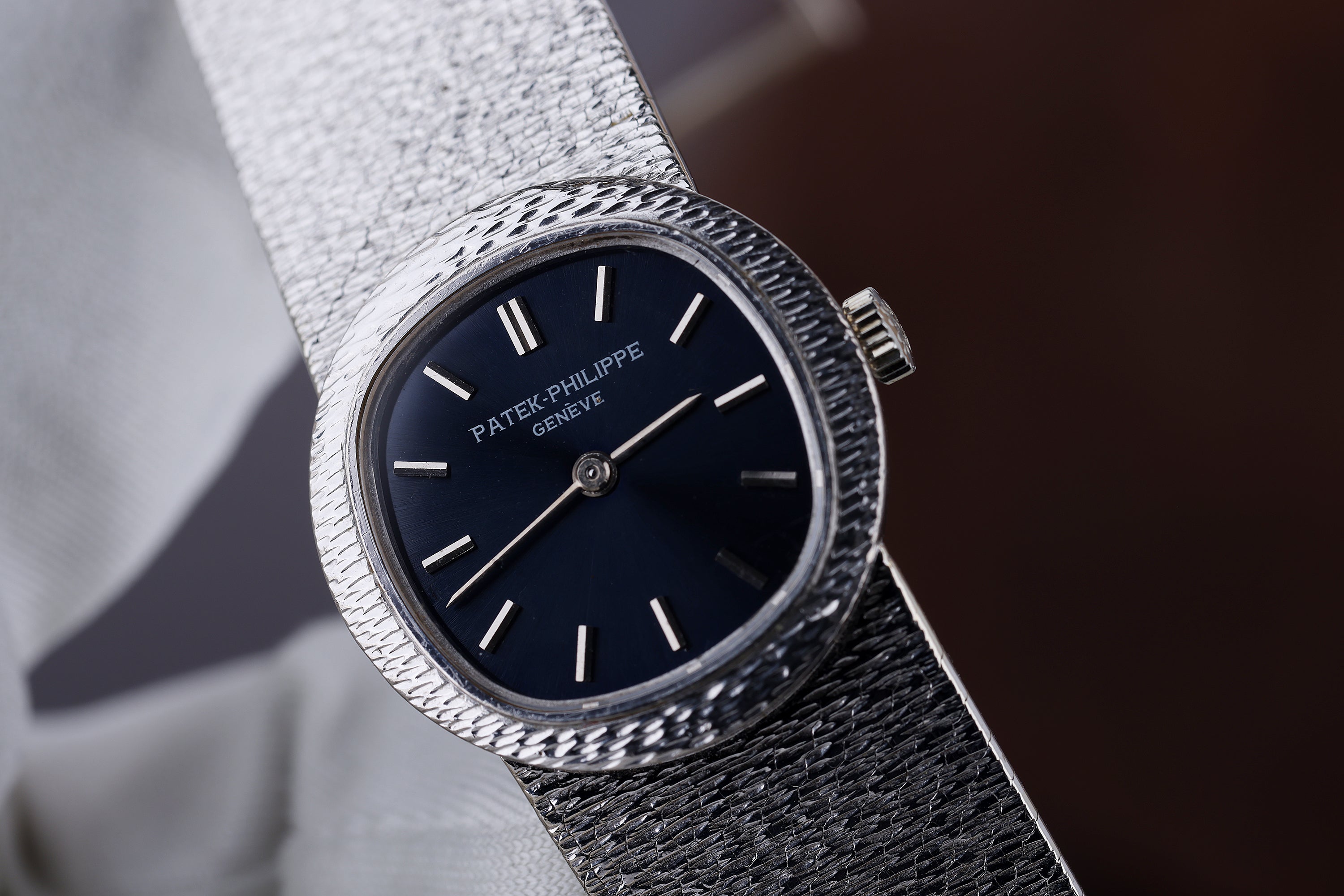 Patek Philippe Ellipse Lady | REF. 4139/1 | Blue Dial | 21.5mm | 18k White Gold | Manual Wind | Circa 1970's