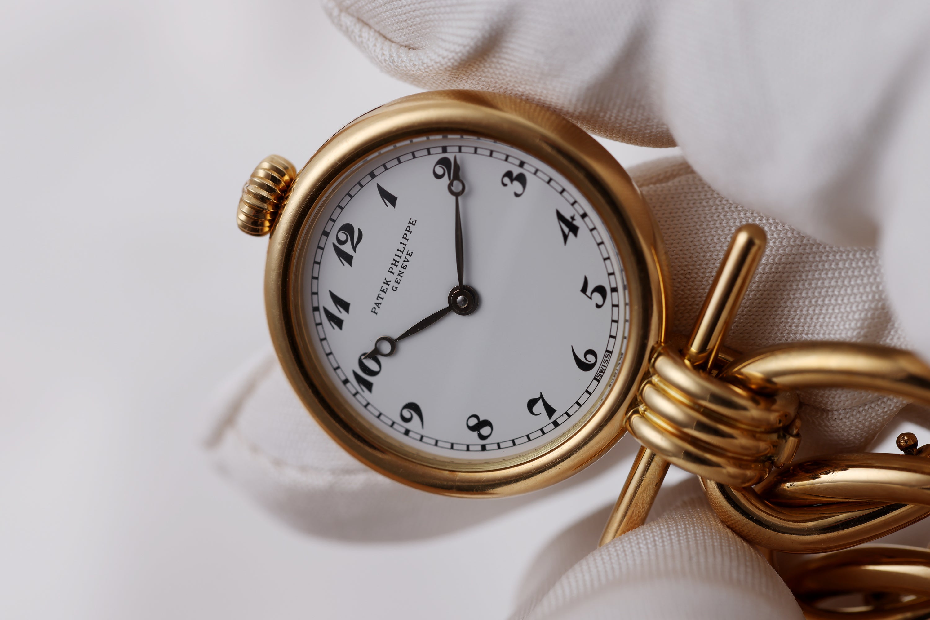 Patek Philippe Ladies Brooch Watch & Nurse's Watch | REF. 4762 | Limited 50 Pieces - 150th Anniversary (1989) | 25mm | Box & Papers 18k Yellow Gold | White Dial