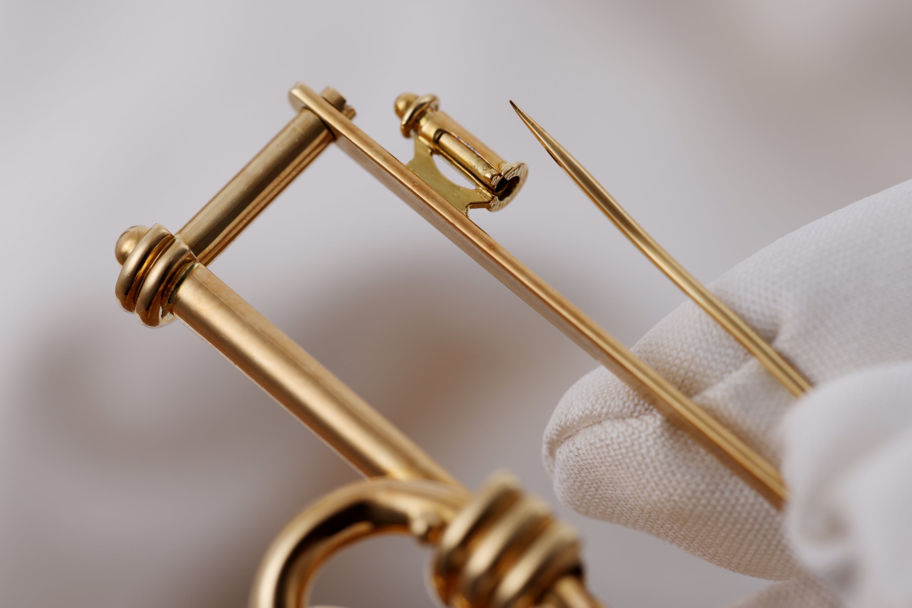 Patek Philippe Ladies Brooch Watch & Nurse's Watch | REF. 4762 | Limited 50 Pieces - 150th Anniversary (1989) | 25mm | 18k Yellow Gold | White Dial | Papers