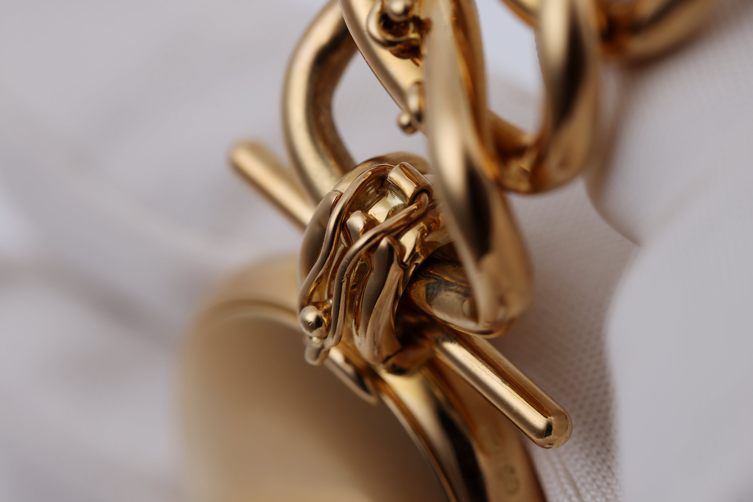 Patek Philippe Ladies Brooch Watch & Nurse's Watch | REF. 4762 | Limited 50 Pieces - 150th Anniversary (1989) | 25mm | 18k Yellow Gold | White Dial | Papers