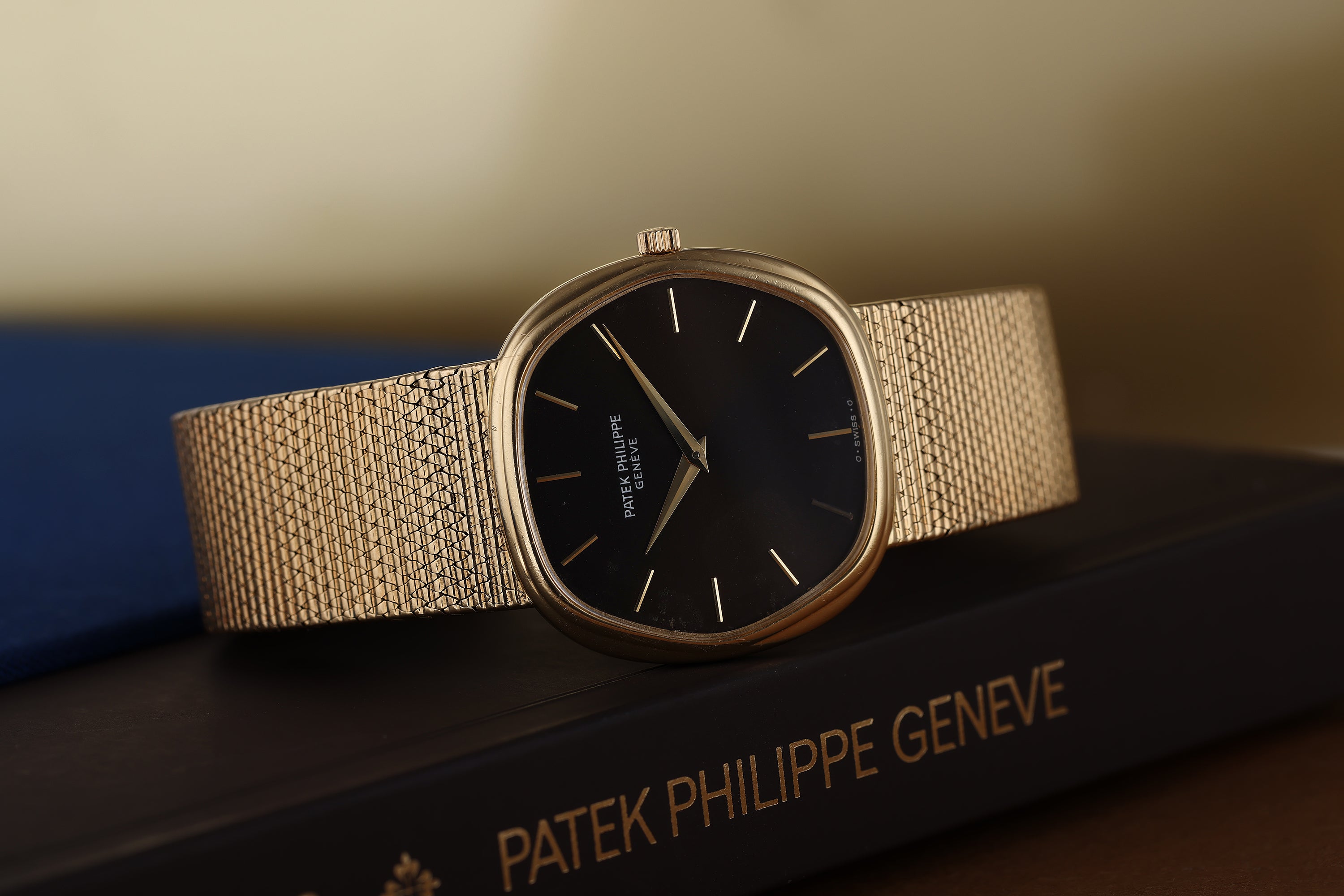 Patek Philippe Ellipse Automatic | REF. 3861/1 | 18k Yellow Gold | Brown Dial | Box & Papers | 1979 | 32.5mm
