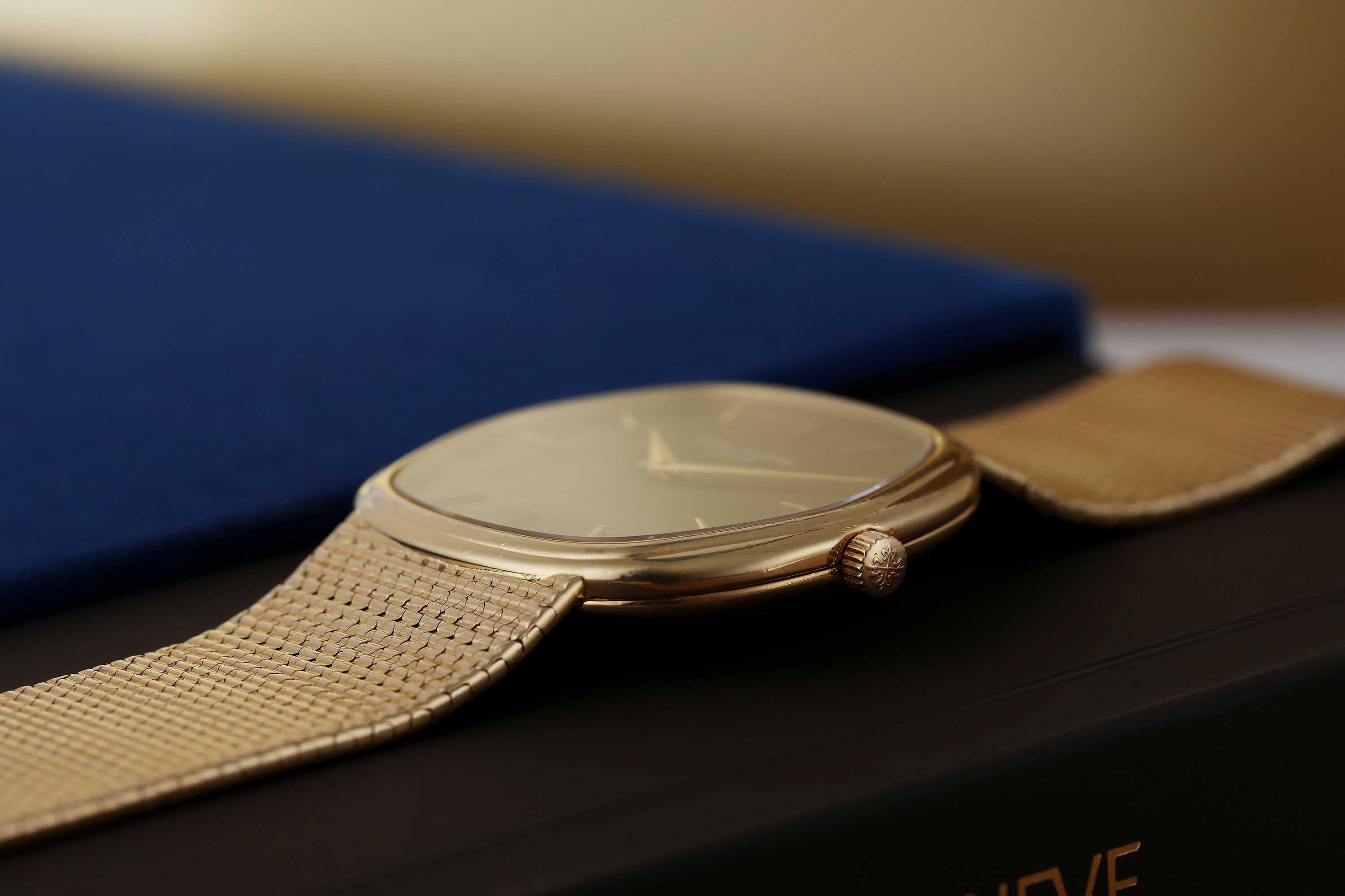 Patek Philippe Ellipse Automatic | REF. 3861/1 | 18k Yellow Gold | Brown Dial | Box & Papers | 1979 | 32.5mm