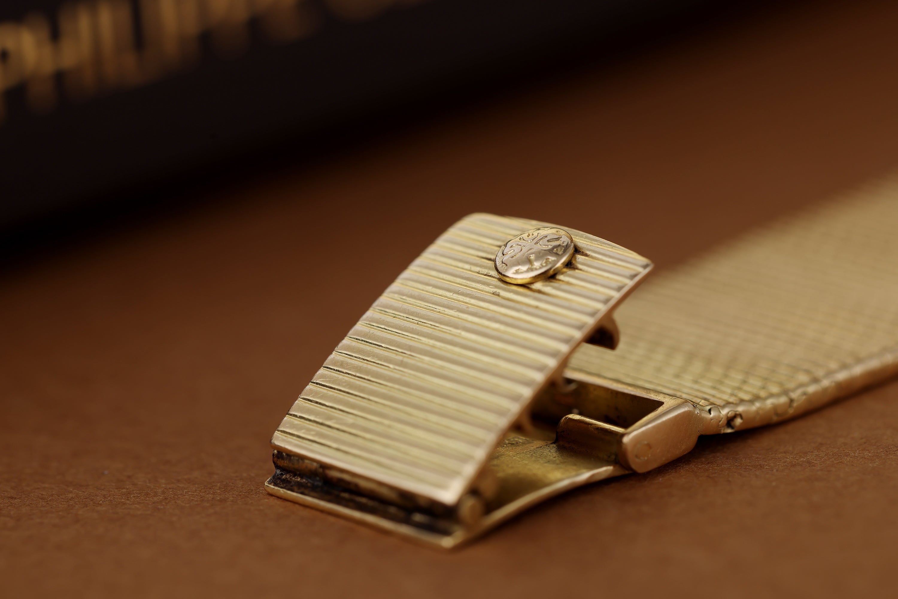 Patek Philippe Ellipse Automatic | REF. 3861/1 | 18k Yellow Gold | Brown Dial | Box & Papers | 1979 | 32.5mm