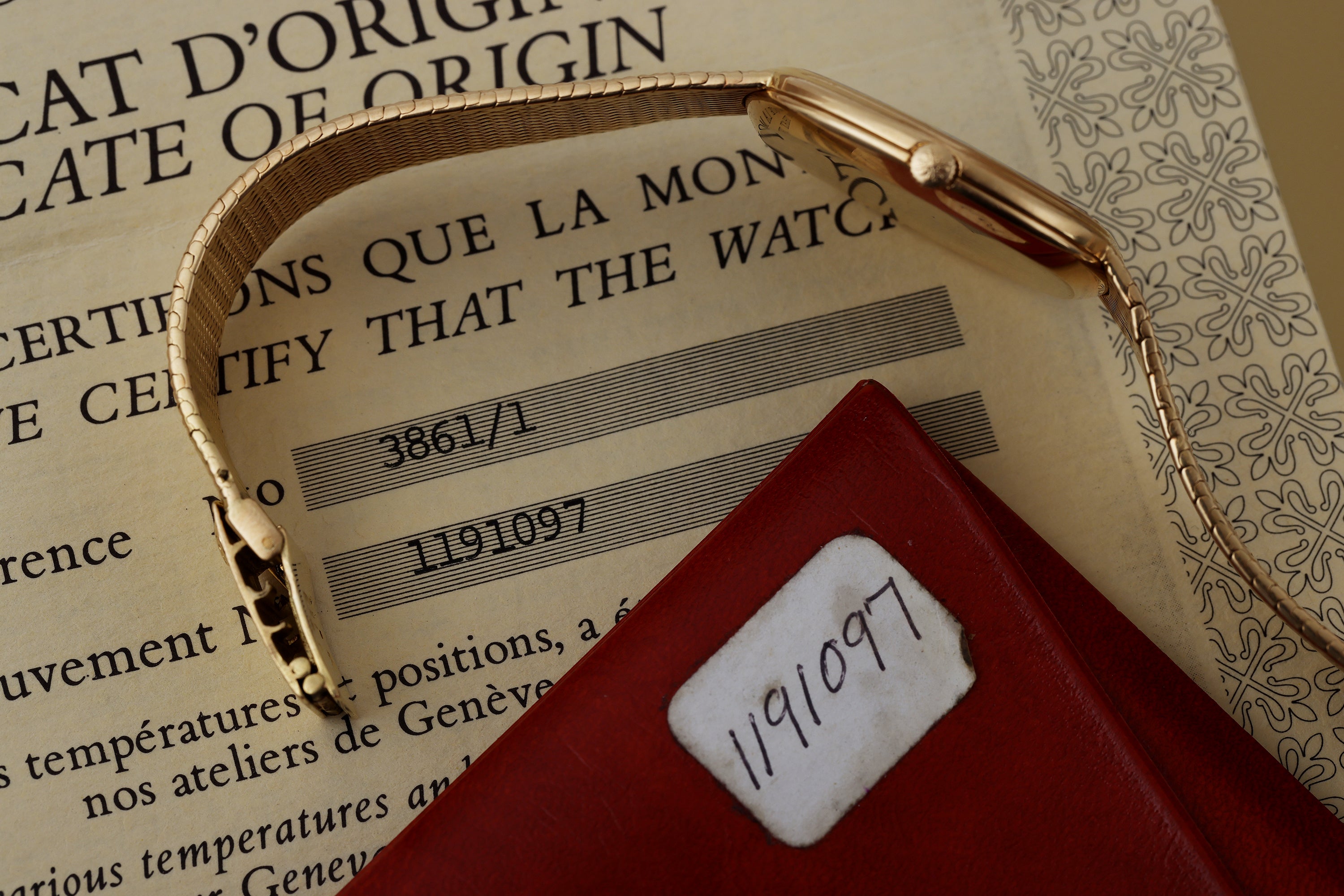 Patek Philippe Ellipse Automatic | REF. 3861/1 | 18k Yellow Gold | Brown Dial | Box & Papers | 1979 | 32.5mm