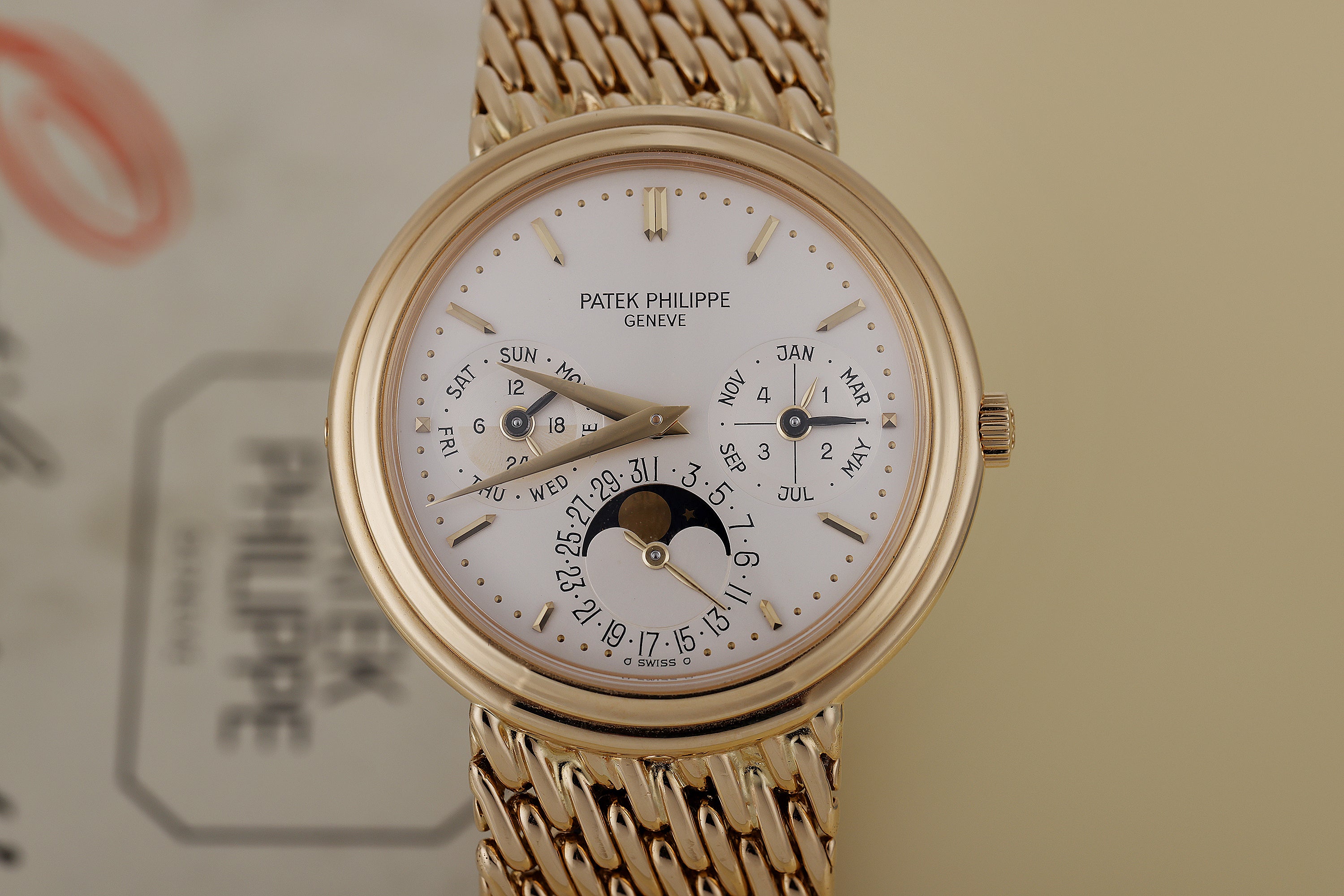 Patek Philippe Perpetual Calendar | REF. 3945/001 | Silver Dial | Papers | 1993