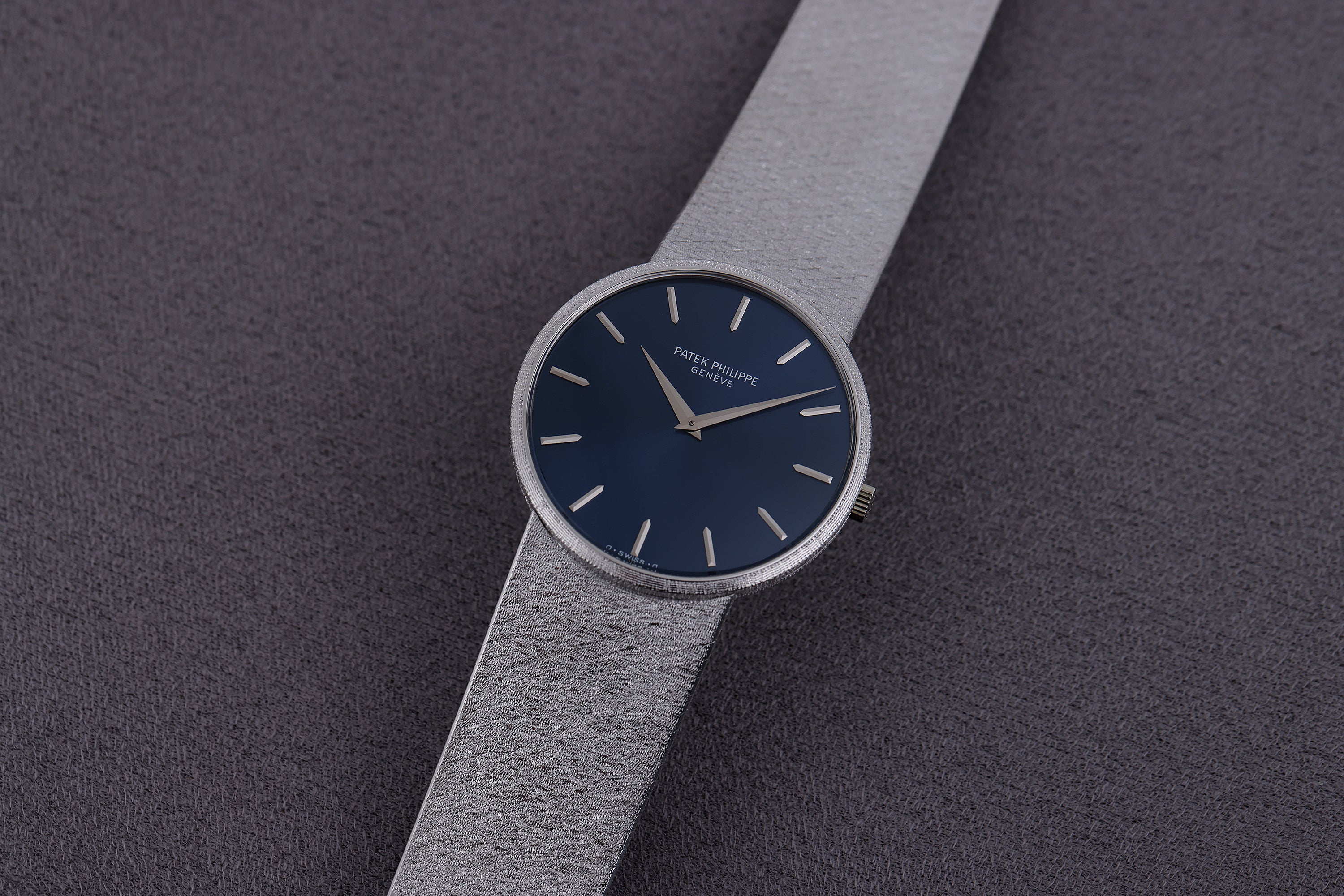 Patek Philippe Vintage Calatrava | REF. 3618/1 | 18k White Gold | 1970's | Manual Wind | 33mm