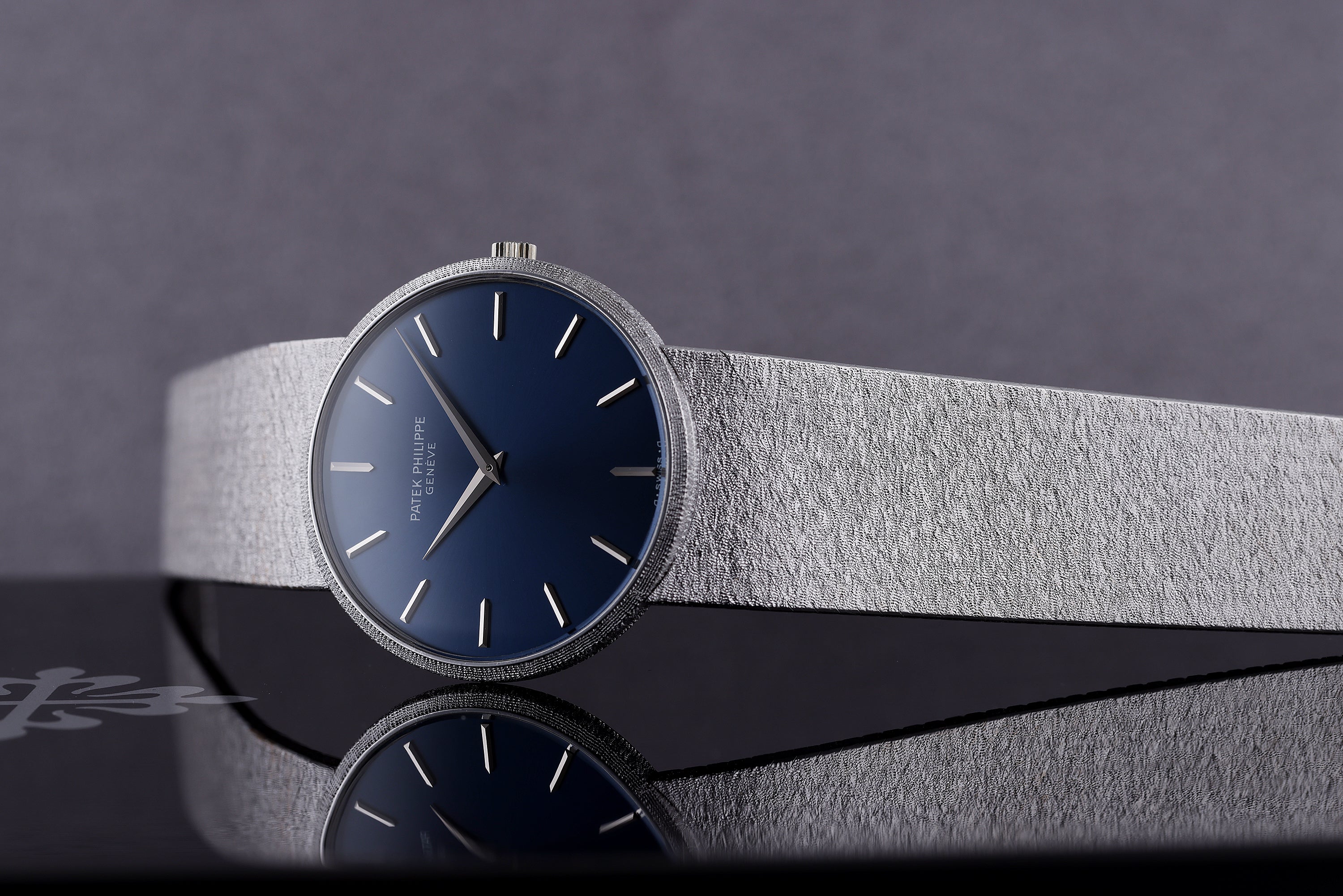 Patek Philippe Vintage Calatrava | REF. 3618/1 | 18k White Gold | 1970's | Manual Wind | 33mm