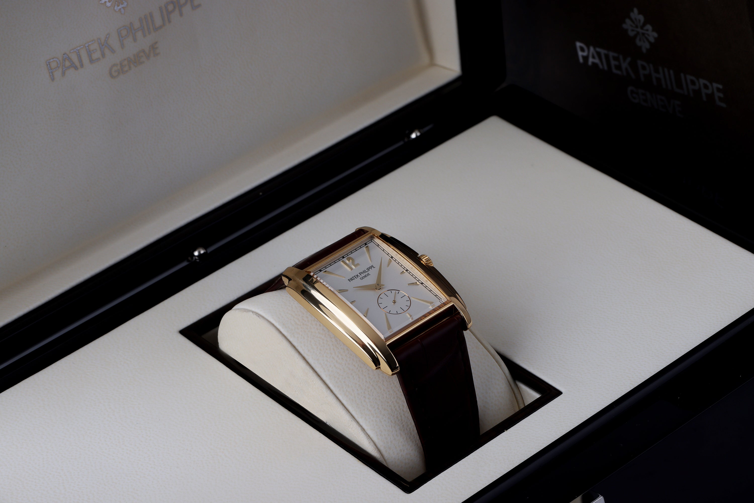 Patek Philippe Gondolo | REF. 5124J -001 | 18k Yellow Gold | 33mm | Box & Papers | 2015